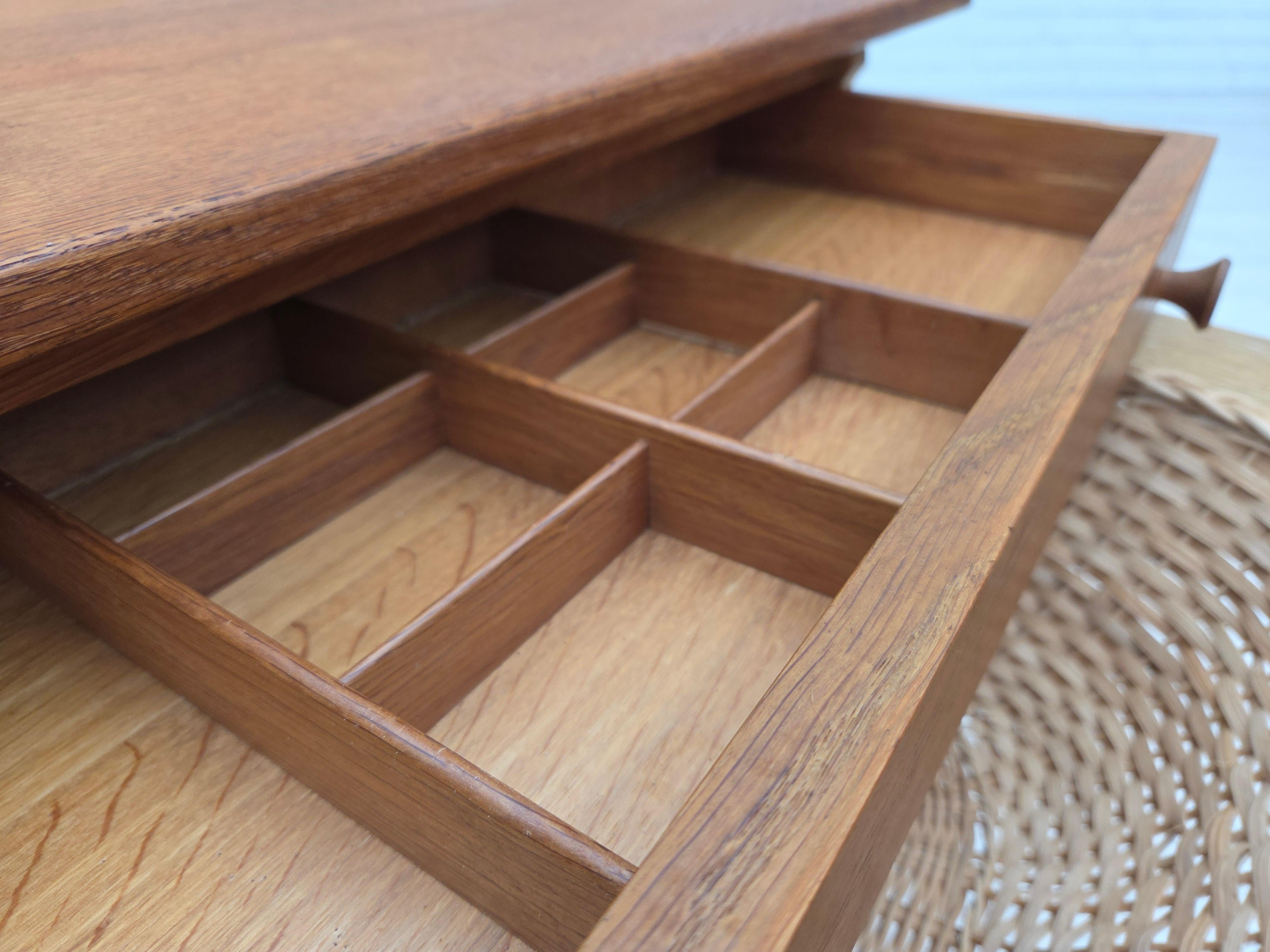 1970s, Scandinavian side table with drawers, solid oak wood, rattan. For Sale 3