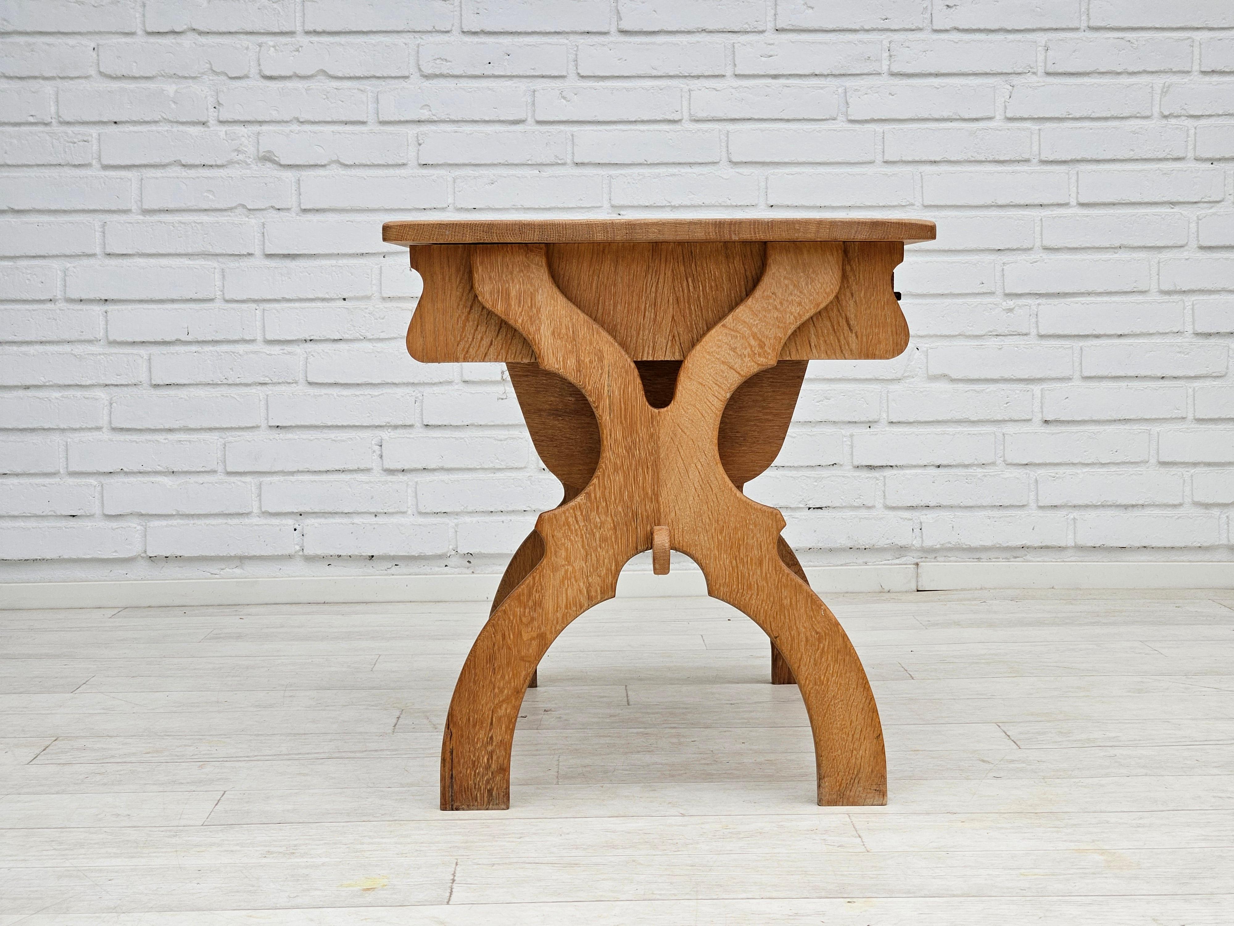 1970, table de couture scandinave en bois de chêne massif avec tiroirs. en vente 7