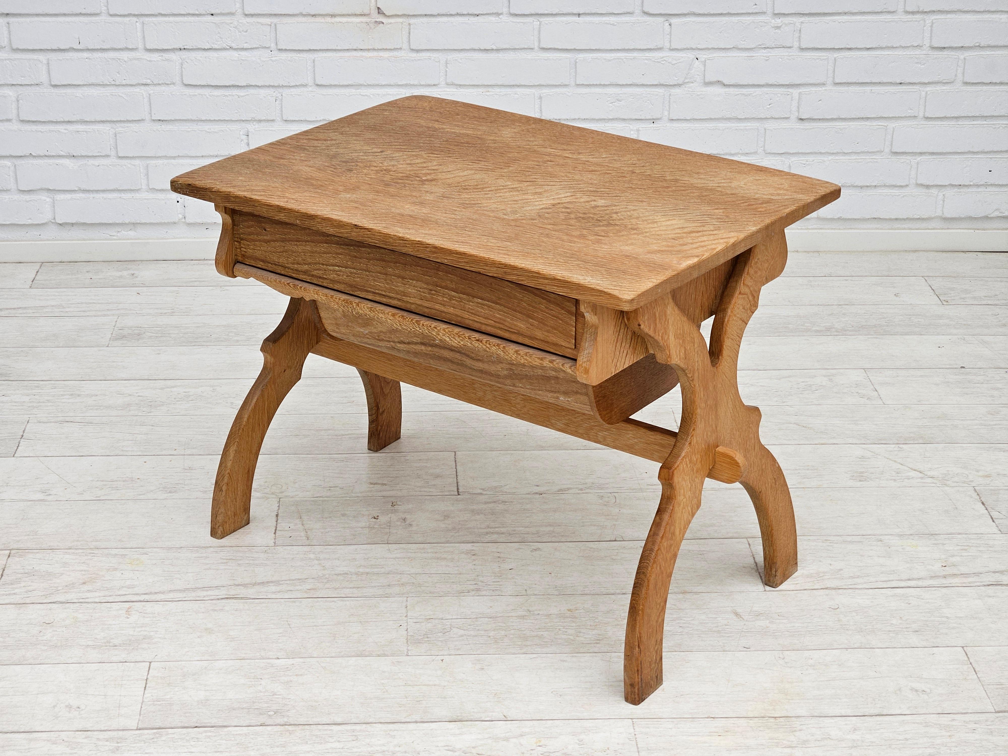 1970, table de couture scandinave en bois de chêne massif avec tiroirs. en vente 10