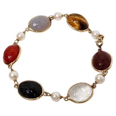 Bracelet rempli d'or 12 carats, sculpté de multi-pierres et de perles, Scarabée des années 1970