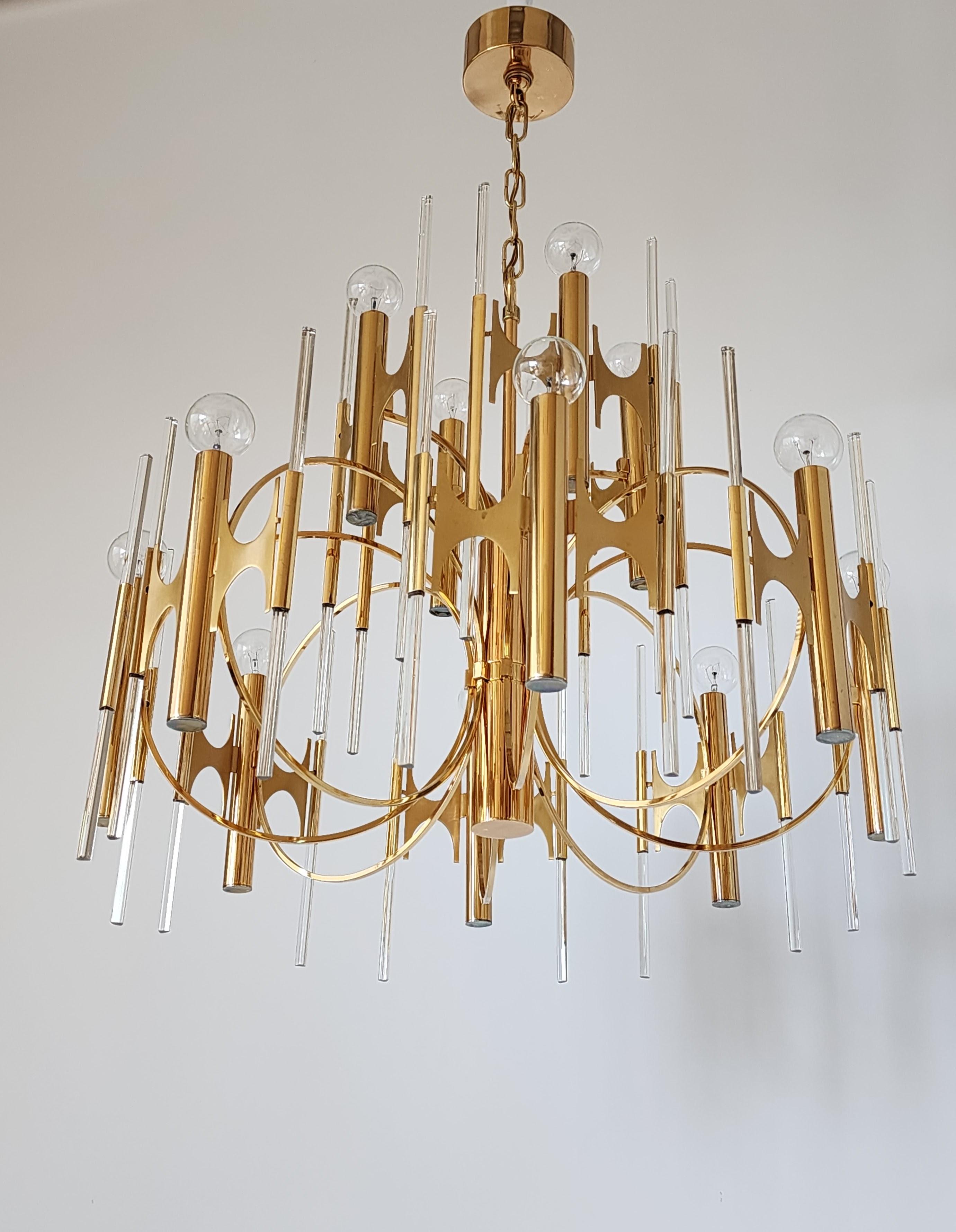 1970s Sciolari 12 Lights Brass Chandelier with Glass Rod, Italy For Sale 4