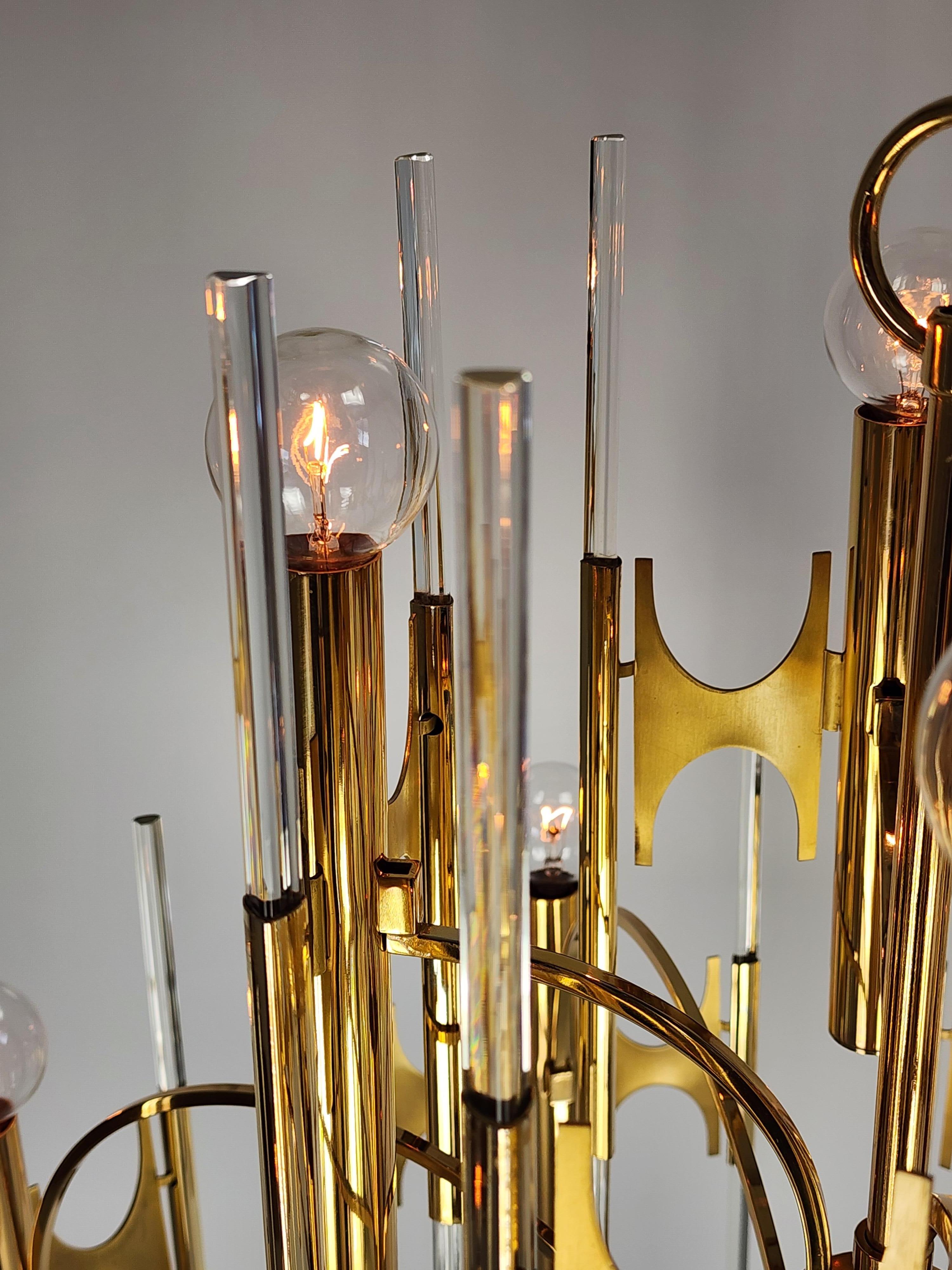 1970s Sciolari 12 Lights Brass Chandelier with Glass Rod, Italy For Sale 5