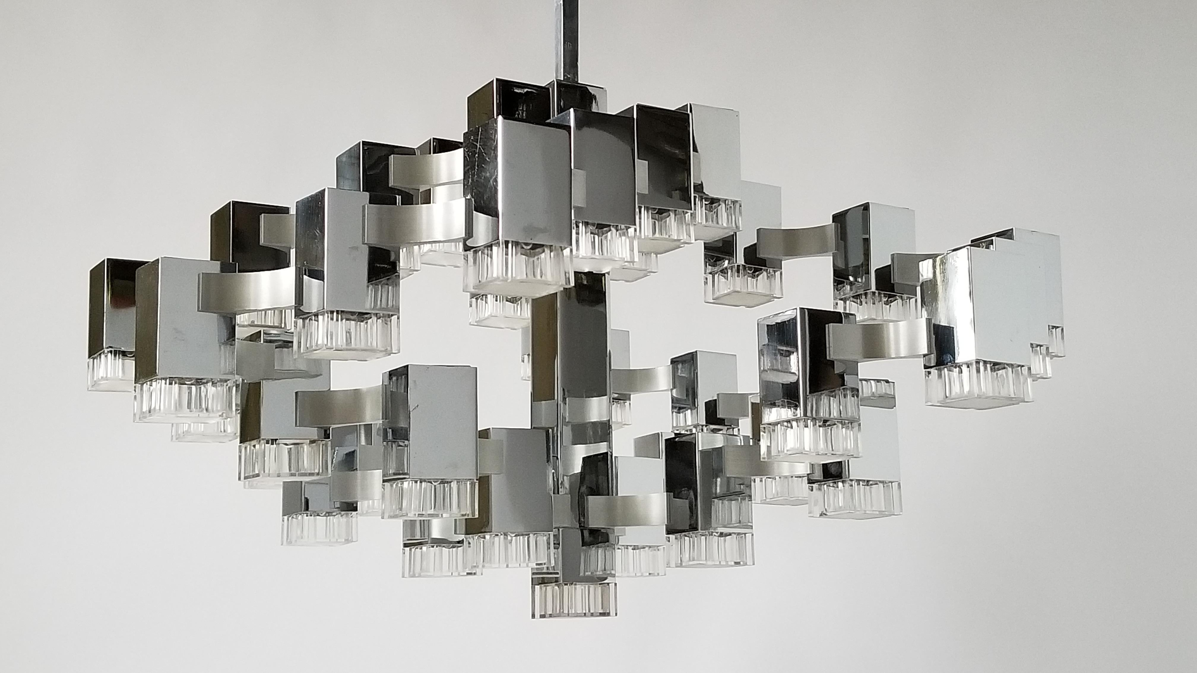 1970s Sciolari 37 Cubic Chrome Chandelier, Italia 4