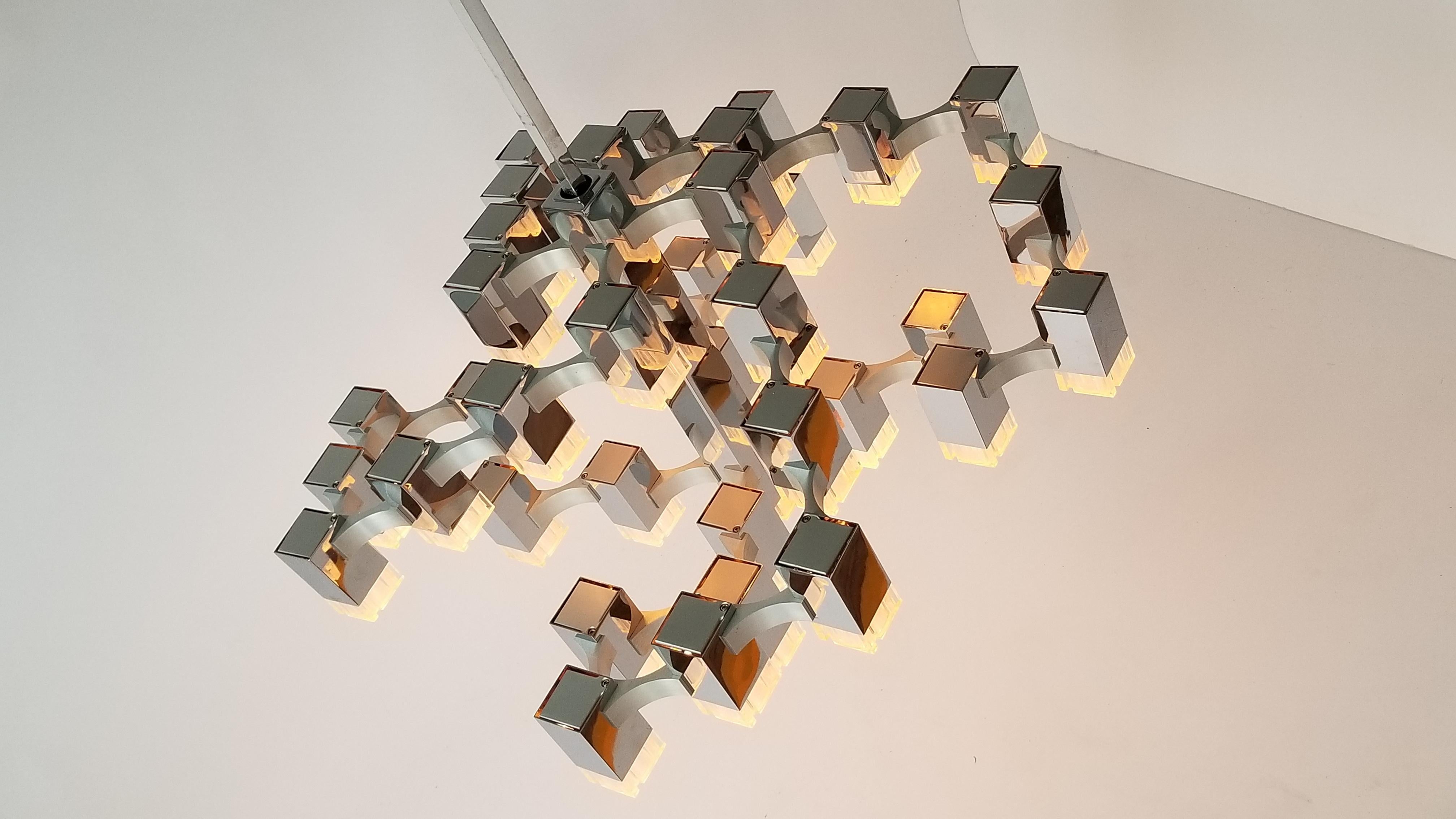 1970s Sciolari 37 Cubic Chrome Chandelier, Italia 10