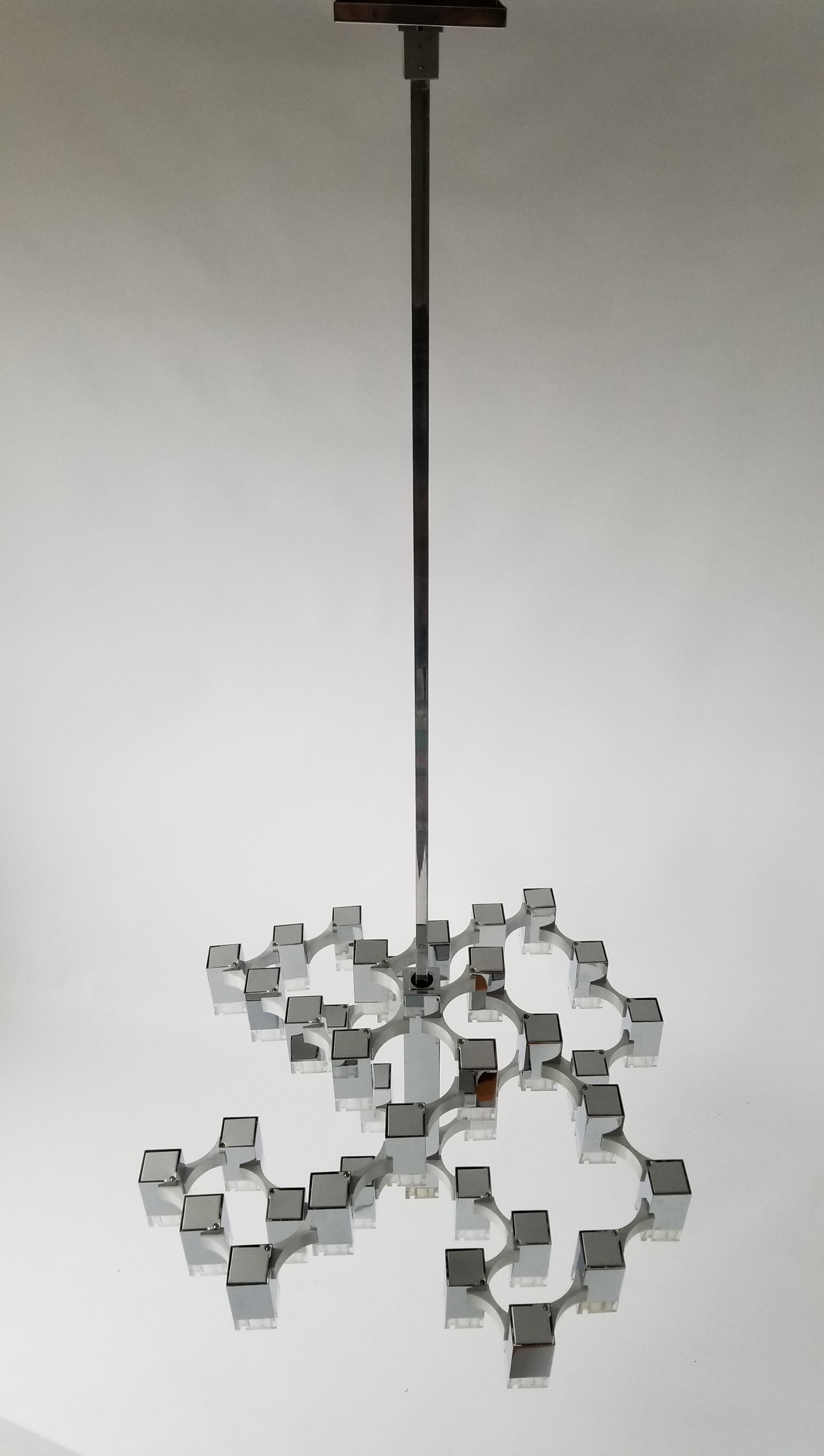 1970s Sciolari 37 Cubic Chrome Chandelier, Italia 11