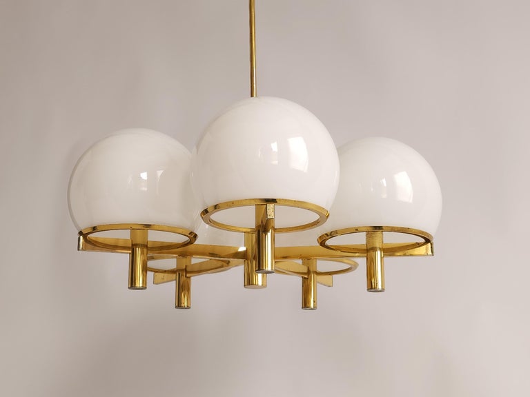 Gaetano Sciolari 5 arm brass chandelier with huge opale glass shade.

Solid well made construction. 

Each glass shade measure 7.5 in. wide by 6.5 in. high.

Contain 5 candelabra E12 size socket rated at 40 watt.