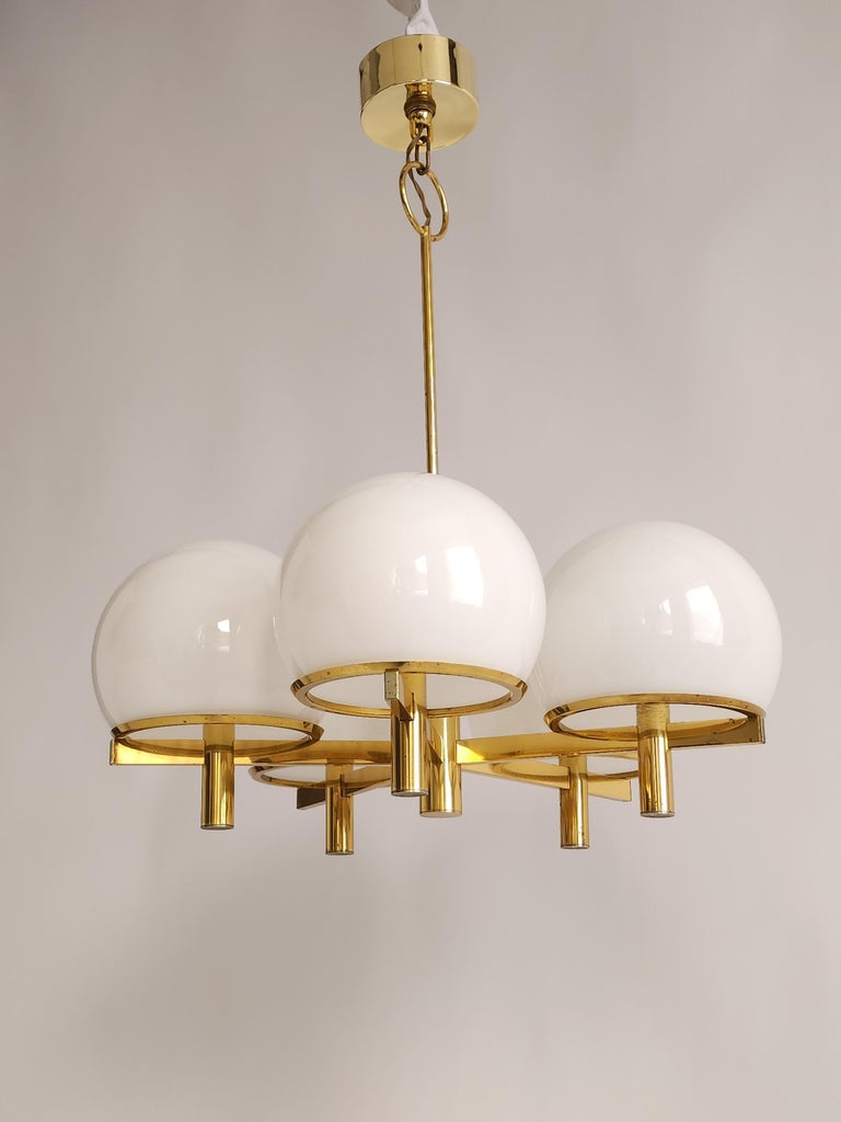 Mid-Century Modern 1970s Sciolari 5 Arm Brass Chandelier with  Oversize Glass Shade, Italy  For Sale