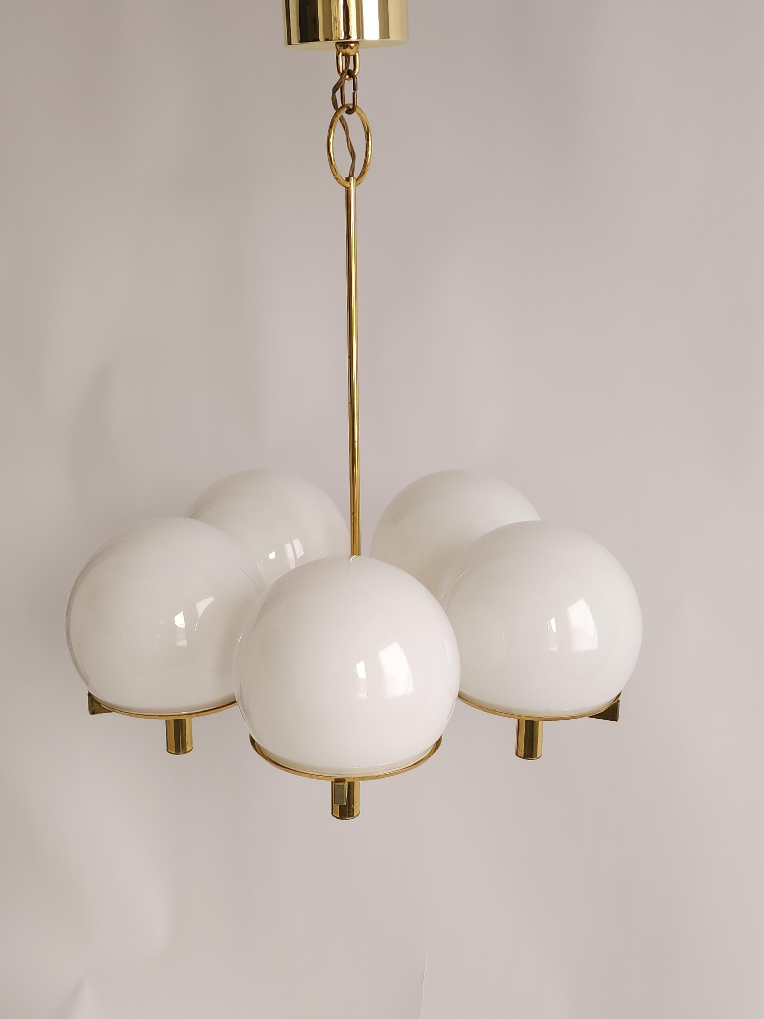 Italian 1970s Sciolari 5 Arm Brass Chandelier with Huge Glass Shade, Italy  For Sale