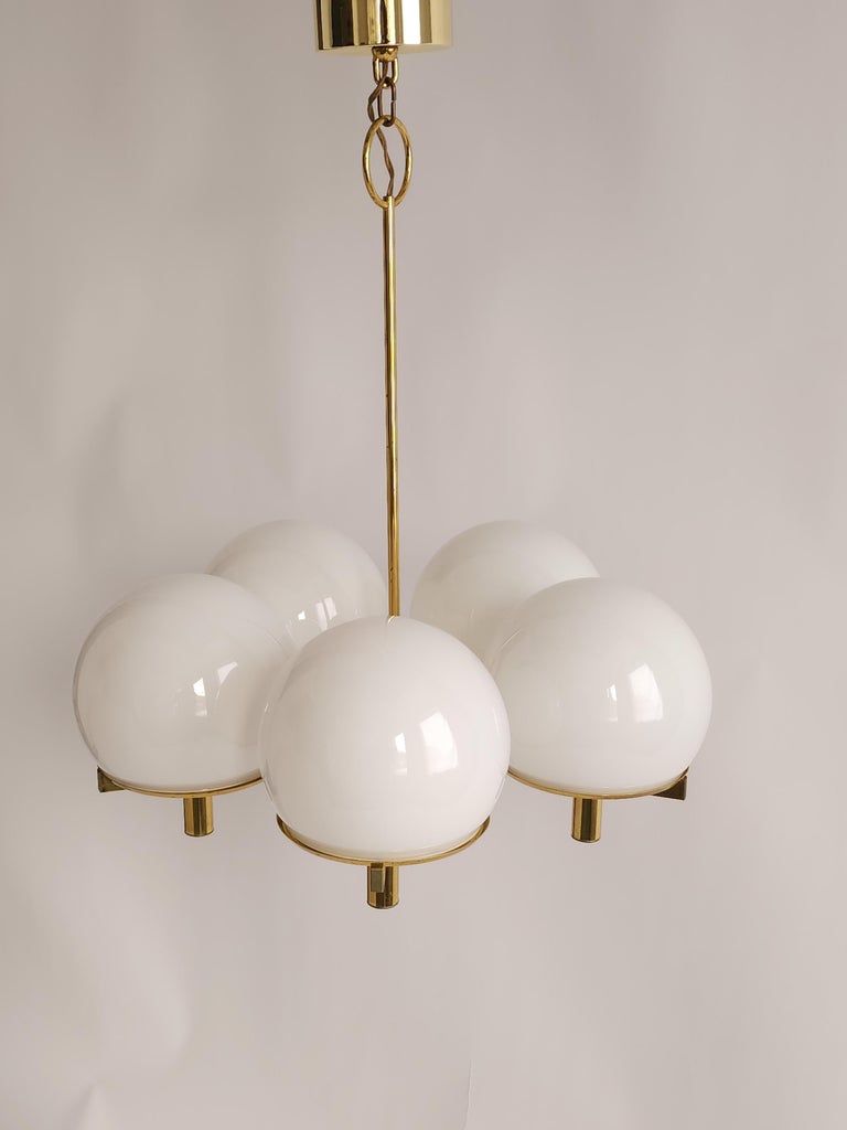 Italian 1970s Sciolari 5 Arm Brass Chandelier with  Oversize Glass Shade, Italy  For Sale