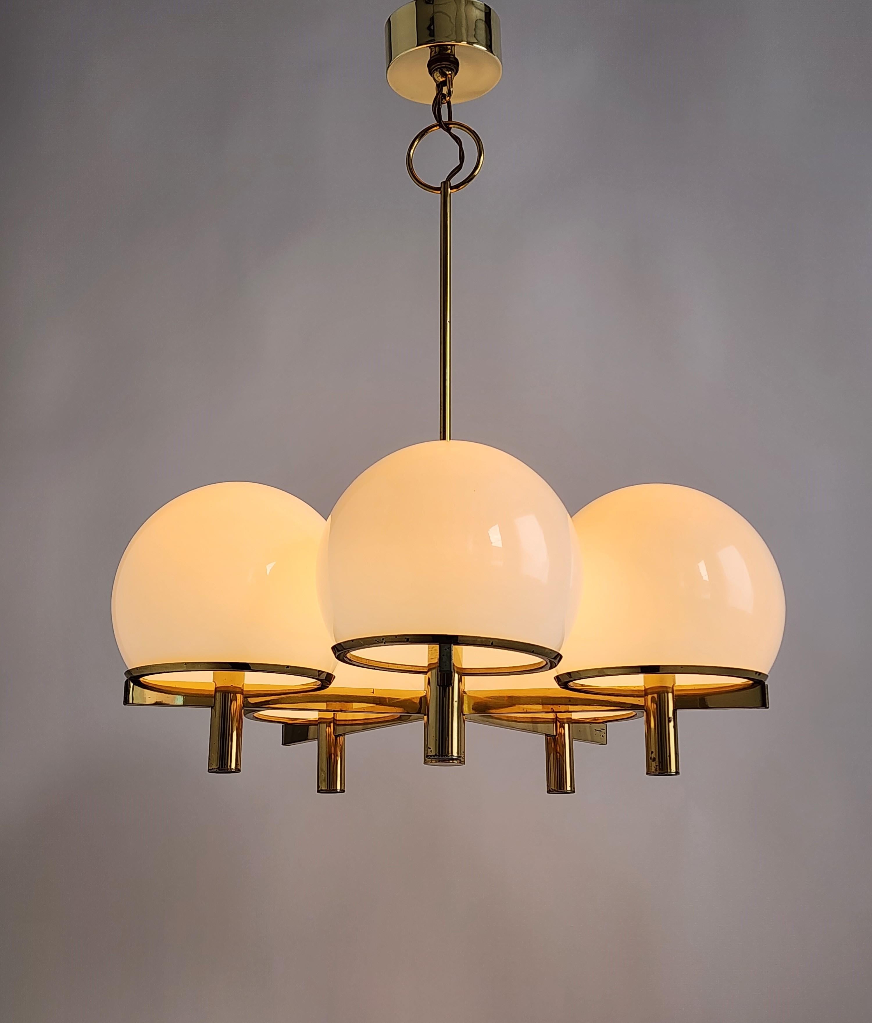 1970s Sciolari 5 Arm Brass Chandelier with Huge Glass Shade, Italy For Sale 2