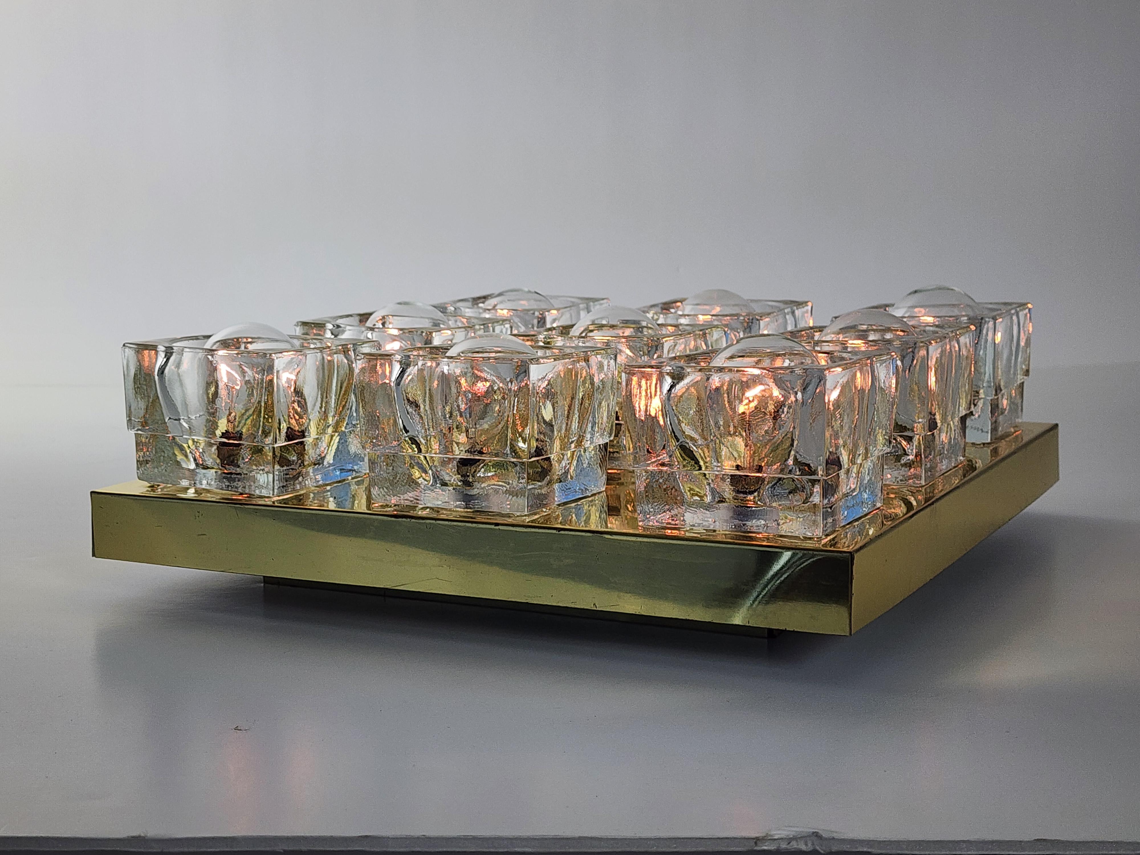 1970s  Sciolari  9 Thick Glass Cube Flush Mount for Lightolier , USA  For Sale 6