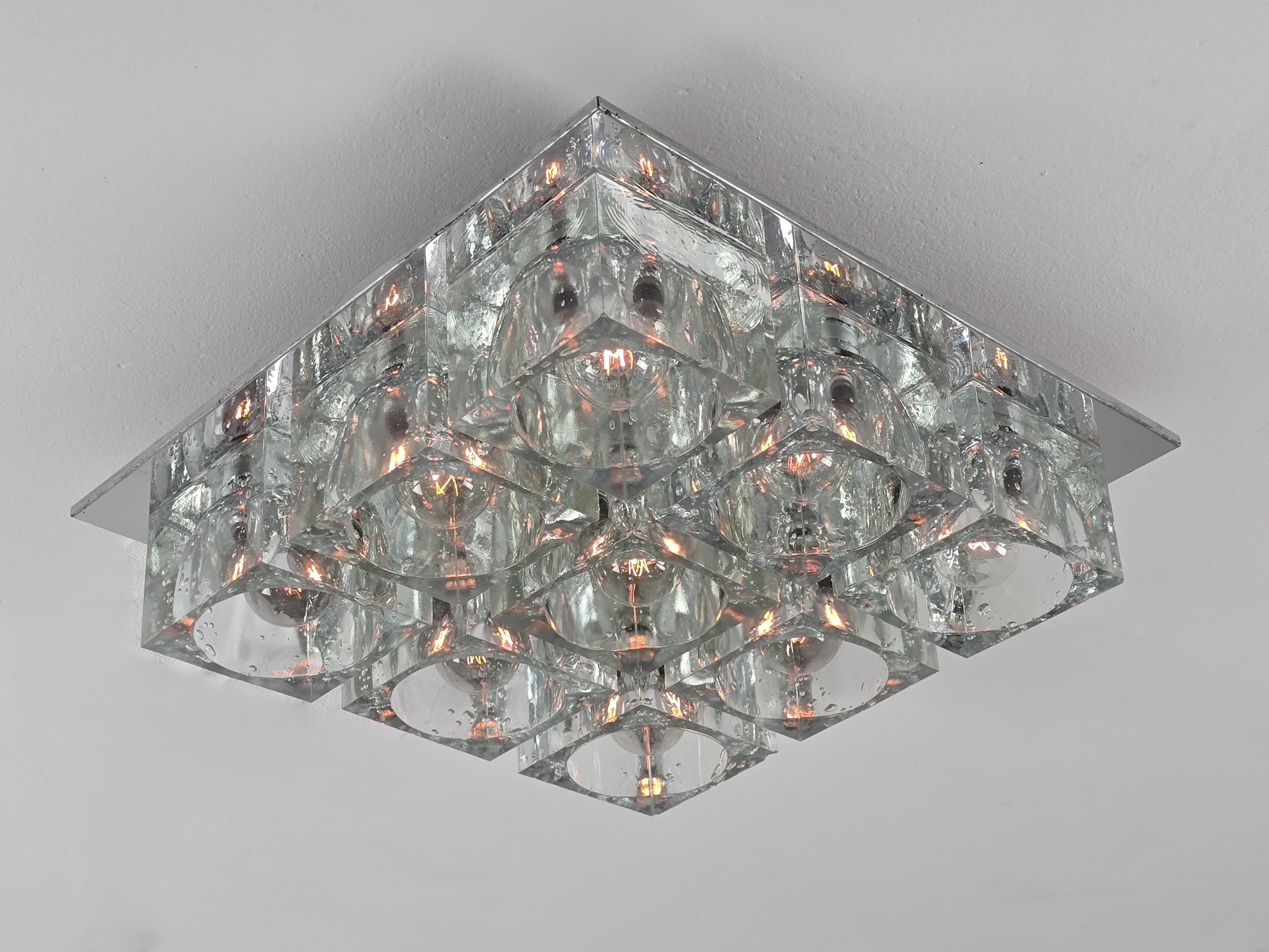 American 1970s   Sciolari  9 Thick Glass Cube Flush Mount for Lightolier , USA For Sale