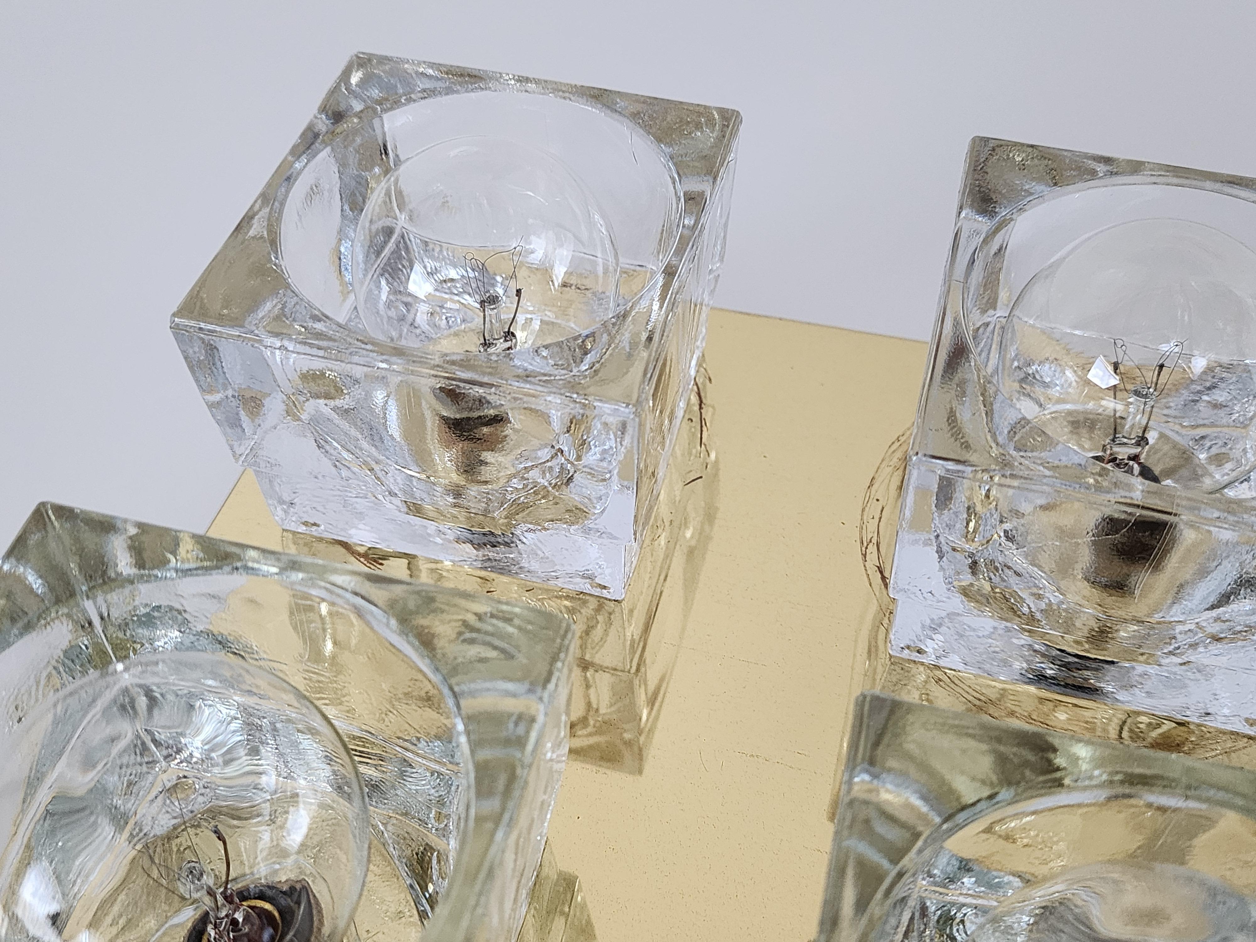1970s  Sciolari  9 Thick Glass Cube Flush Mount for Lightolier , USA  In Good Condition For Sale In St- Leonard, Quebec