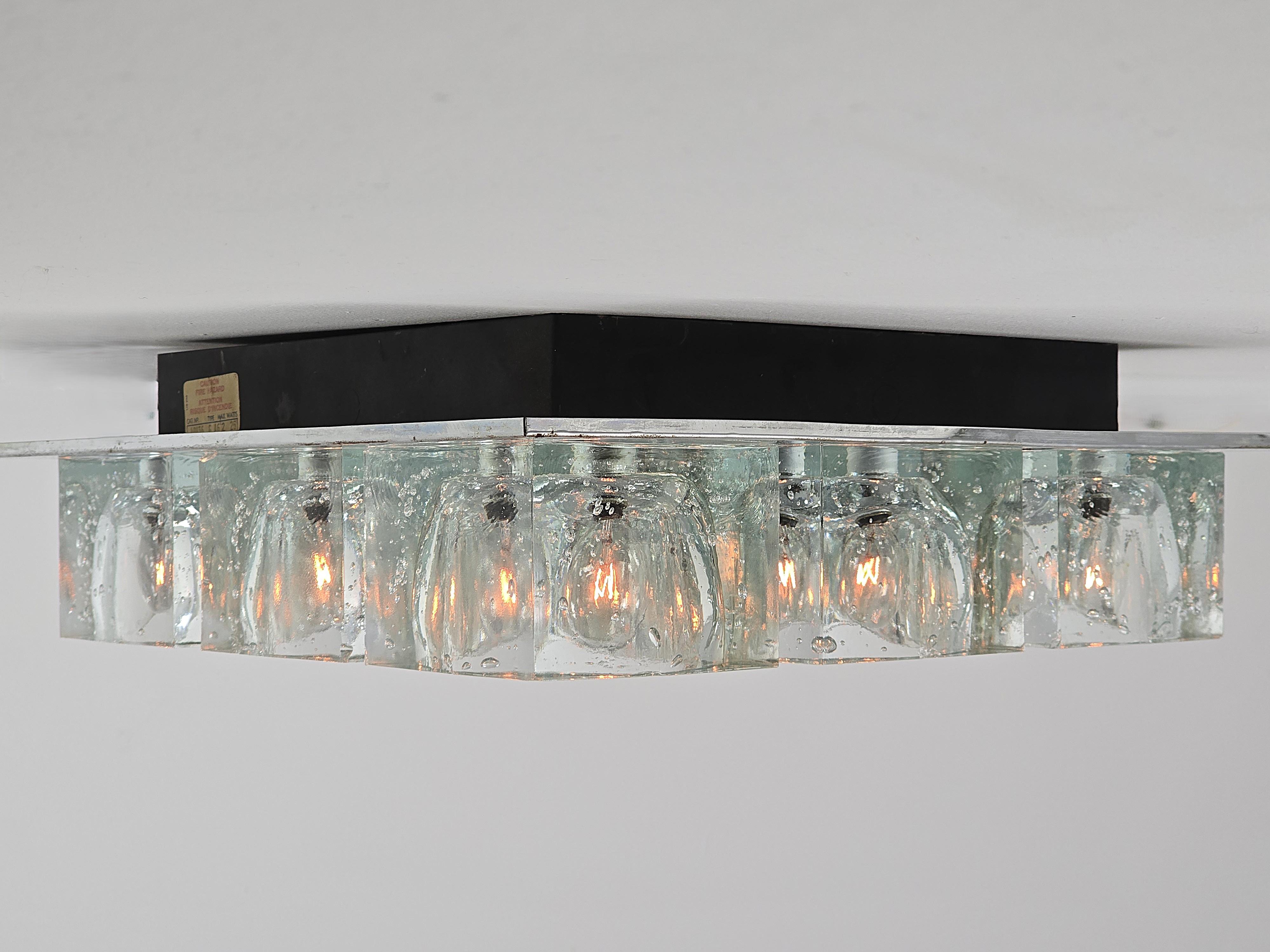 Late 20th Century 1970s   Sciolari  9 Thick Glass Cube Flush Mount for Lightolier , USA For Sale