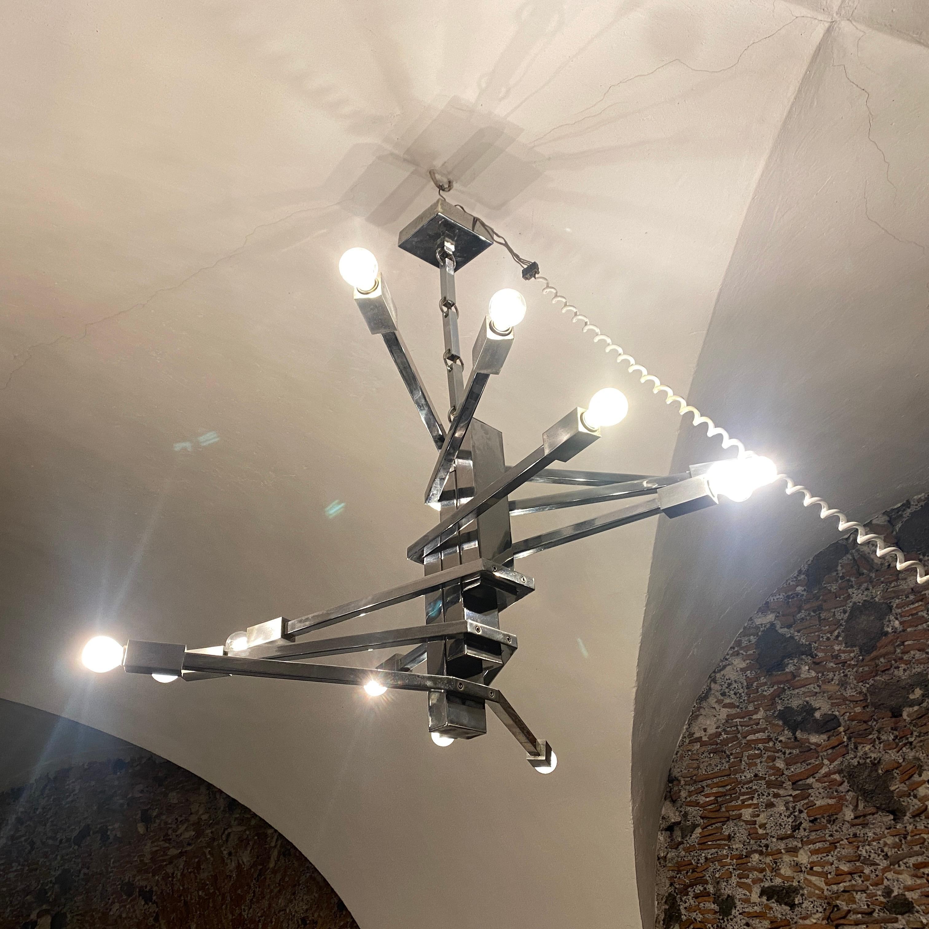 20ième siècle Lustre Spoutnik italien en acier à 12 éclairages, attribué à Sciolari, moderniste, années 1970 en vente