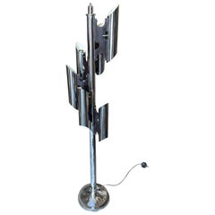 Lampada da terra italiana anni '70 in stile Sciolari Space AGE in metallo cromato e legno nero