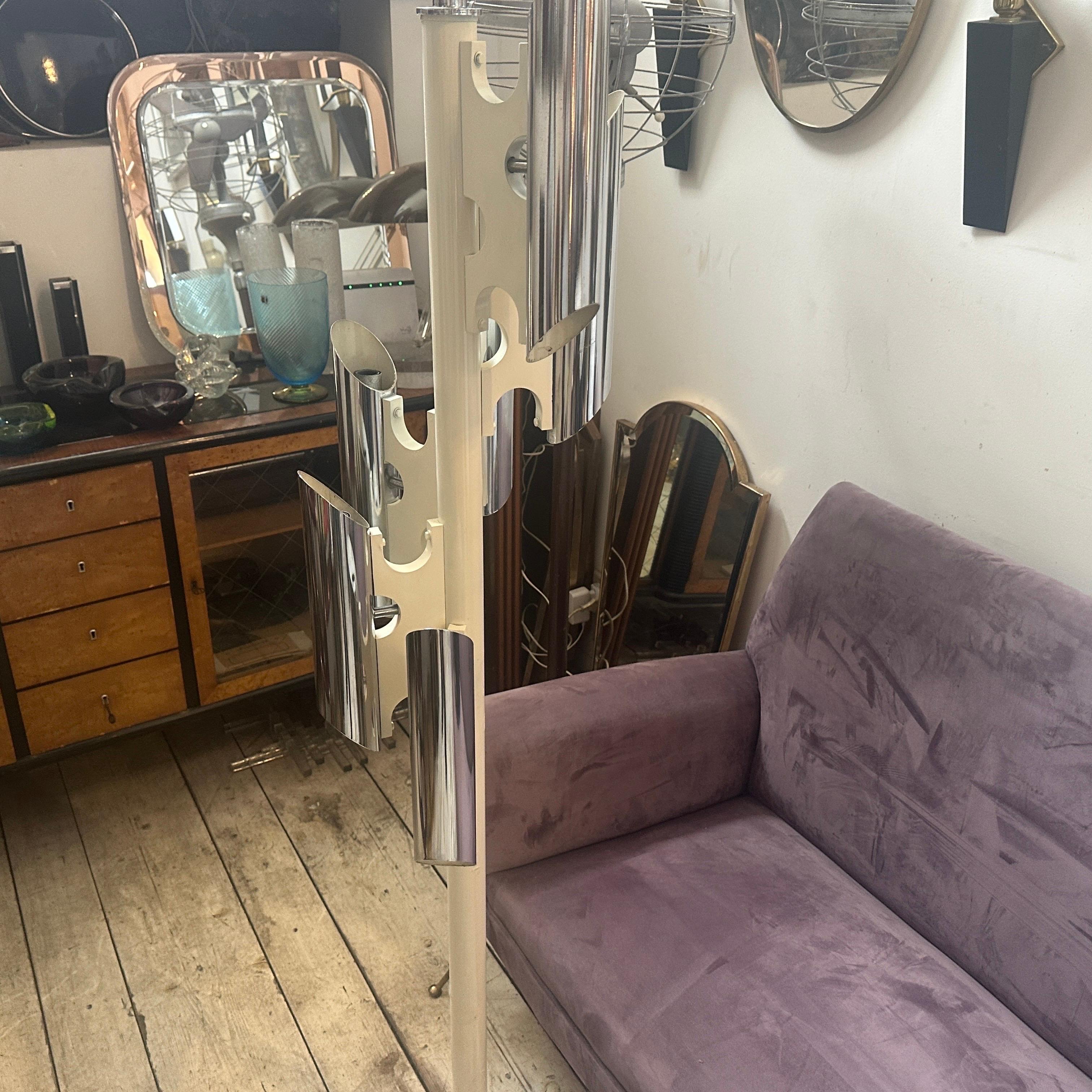 1970s Sciolari Style Space Age Chromed Metal and White Wood Italian Floor Lamp For Sale 11