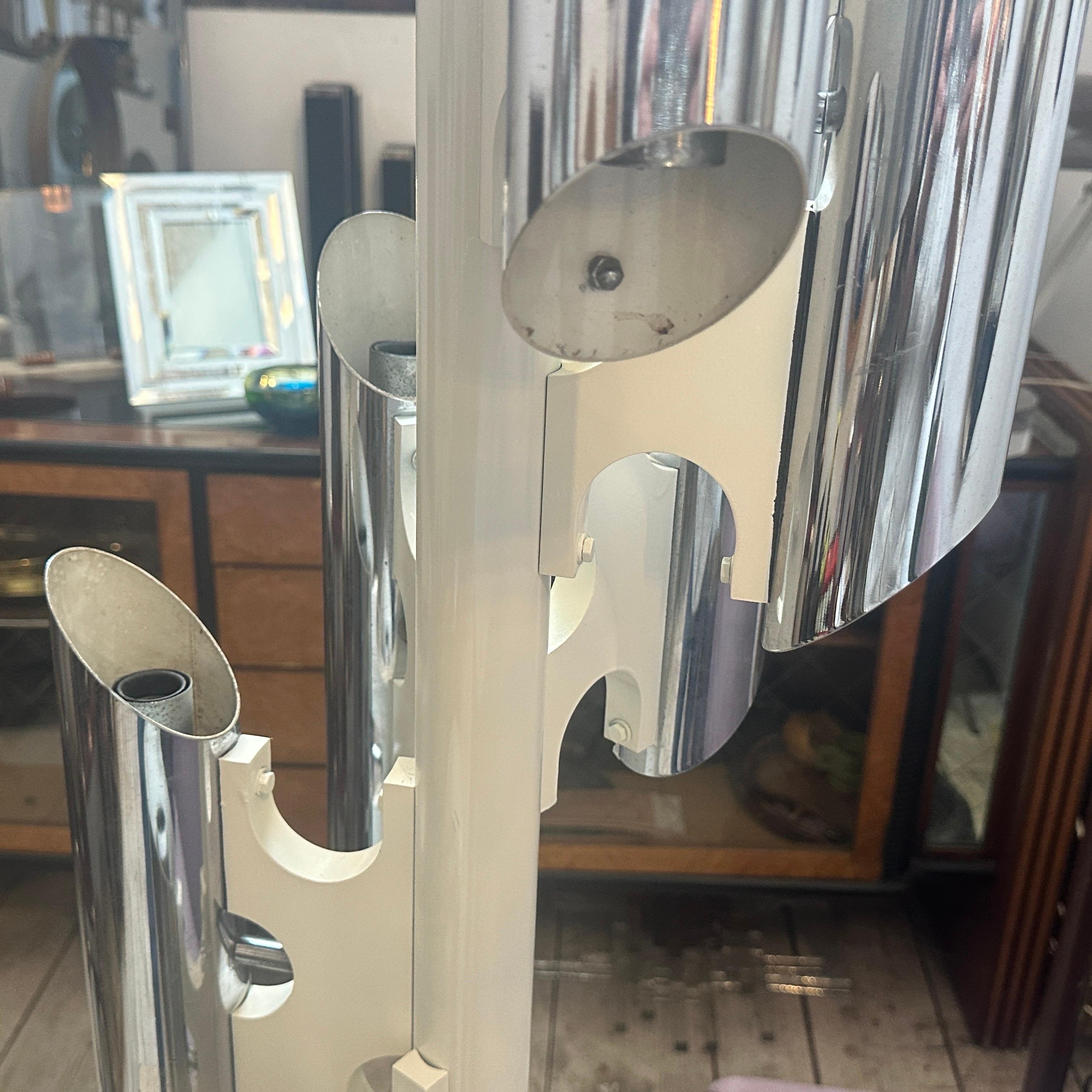 1970s Sciolari Style Space Age Chromed Metal and White Wood Italian Floor Lamp For Sale 3
