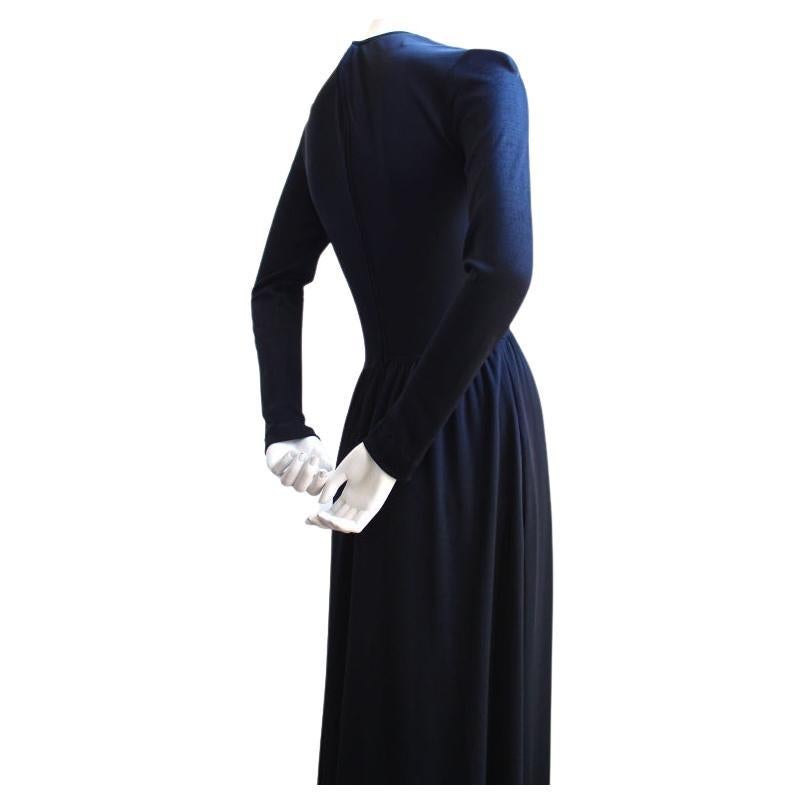 1970's SCOTT BARRIE black jersey dress In Good Condition For Sale In San Fransisco, CA