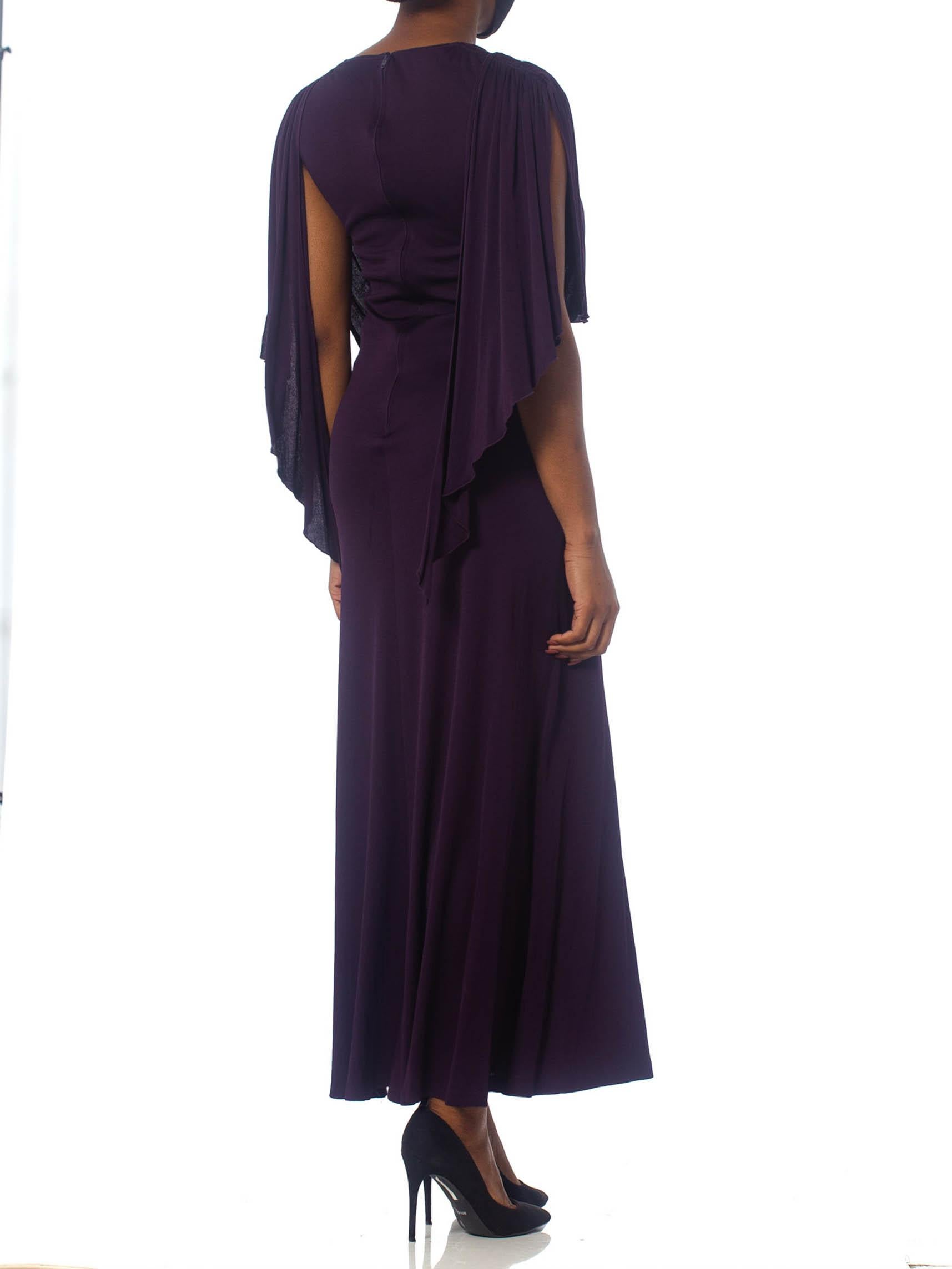 1970S SCOTT BARRIE Eggplant Purple Rayon Jersey Disco Dress In Excellent Condition For Sale In New York, NY