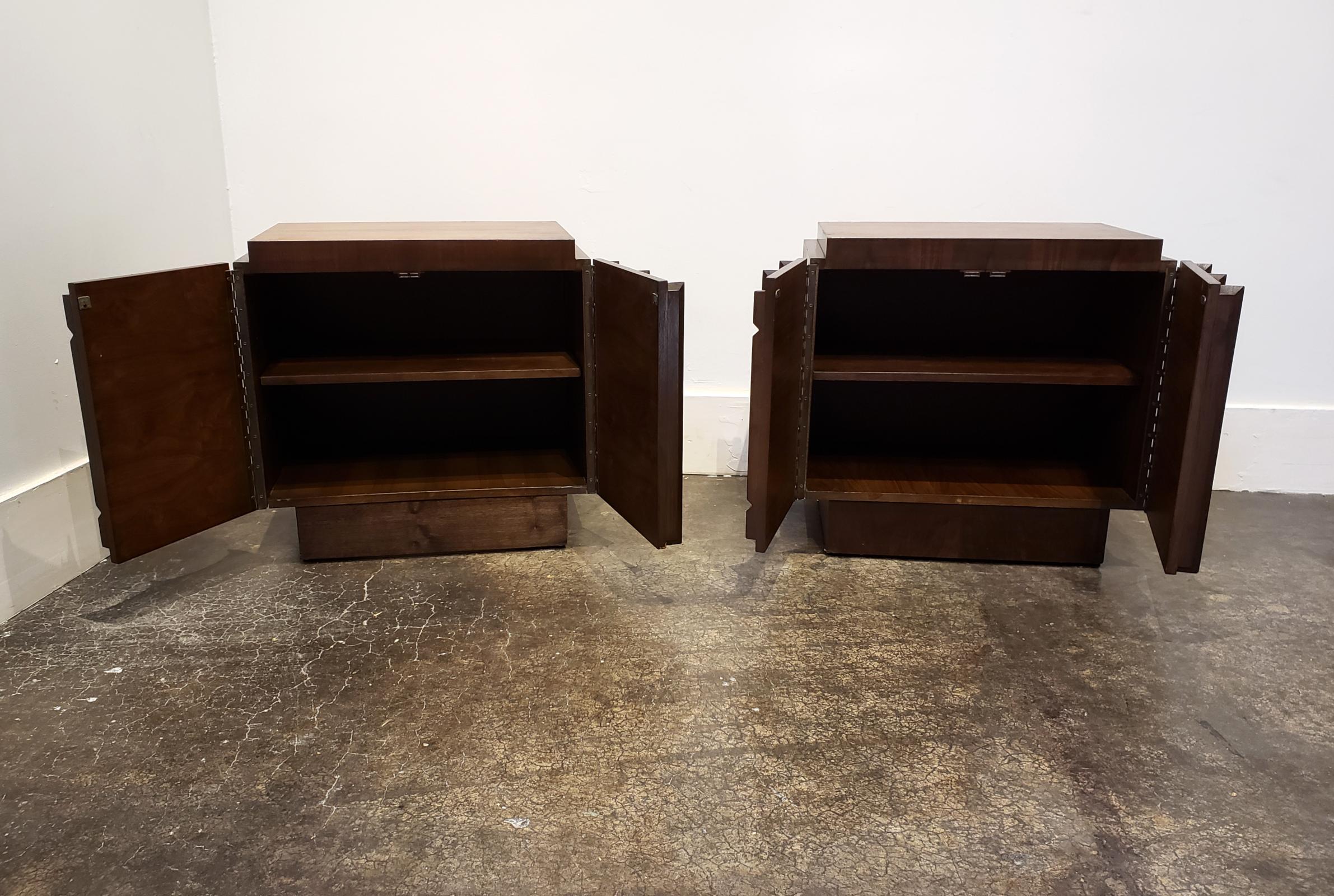 20th Century 1970s Sculpted Brutalist Walnut Nightstands, Brasilia Style For Sale