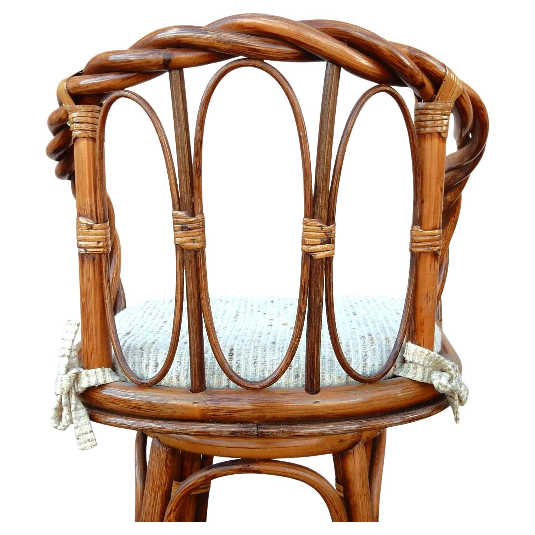 Rotin Tabourets de bar sculptés en rotin et canne des années 1970, 6 disponibles en vente