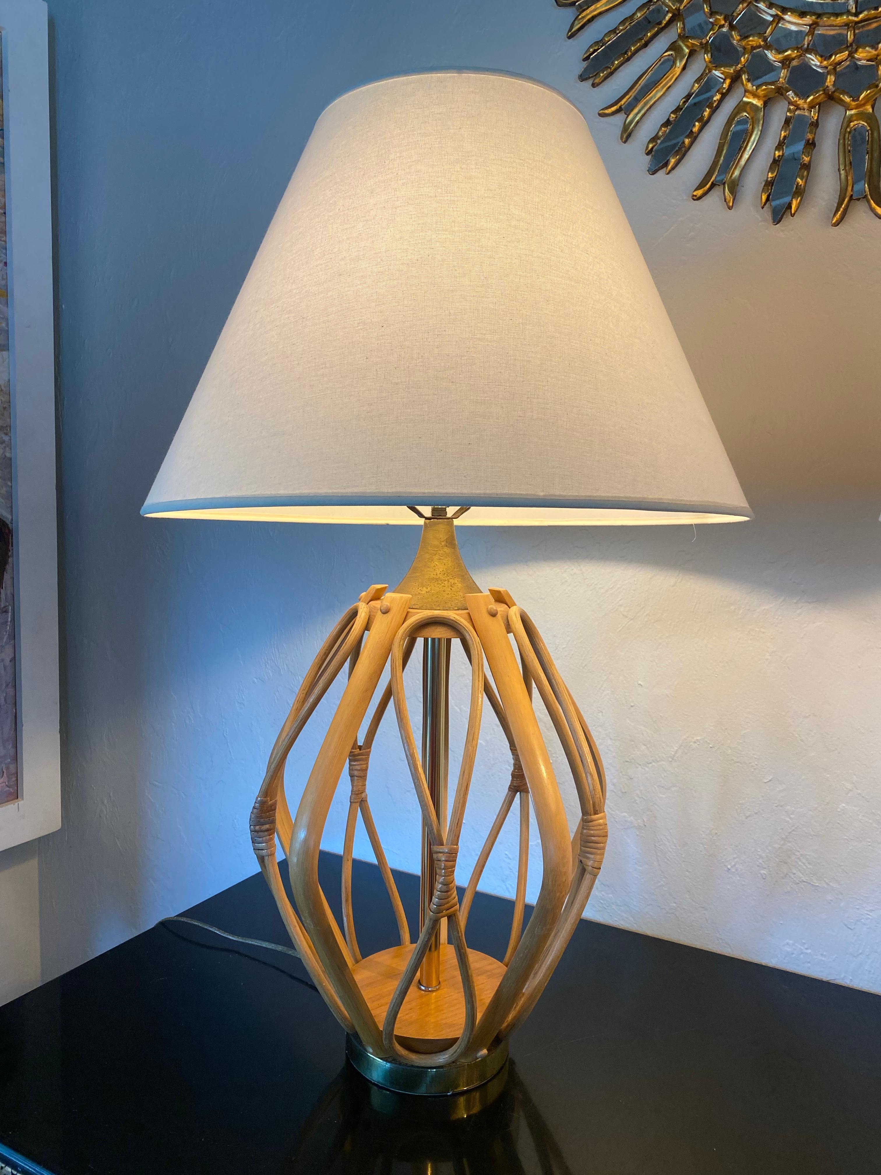 1970s Sculptural Bent Rattan and Brass Lamps, Set of 2 In Good Condition For Sale In Fort Lauderdale, FL