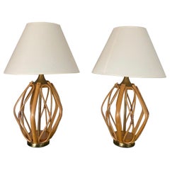 Lampes sculpturales en rotin plié et laiton des années 1970, lot de 2