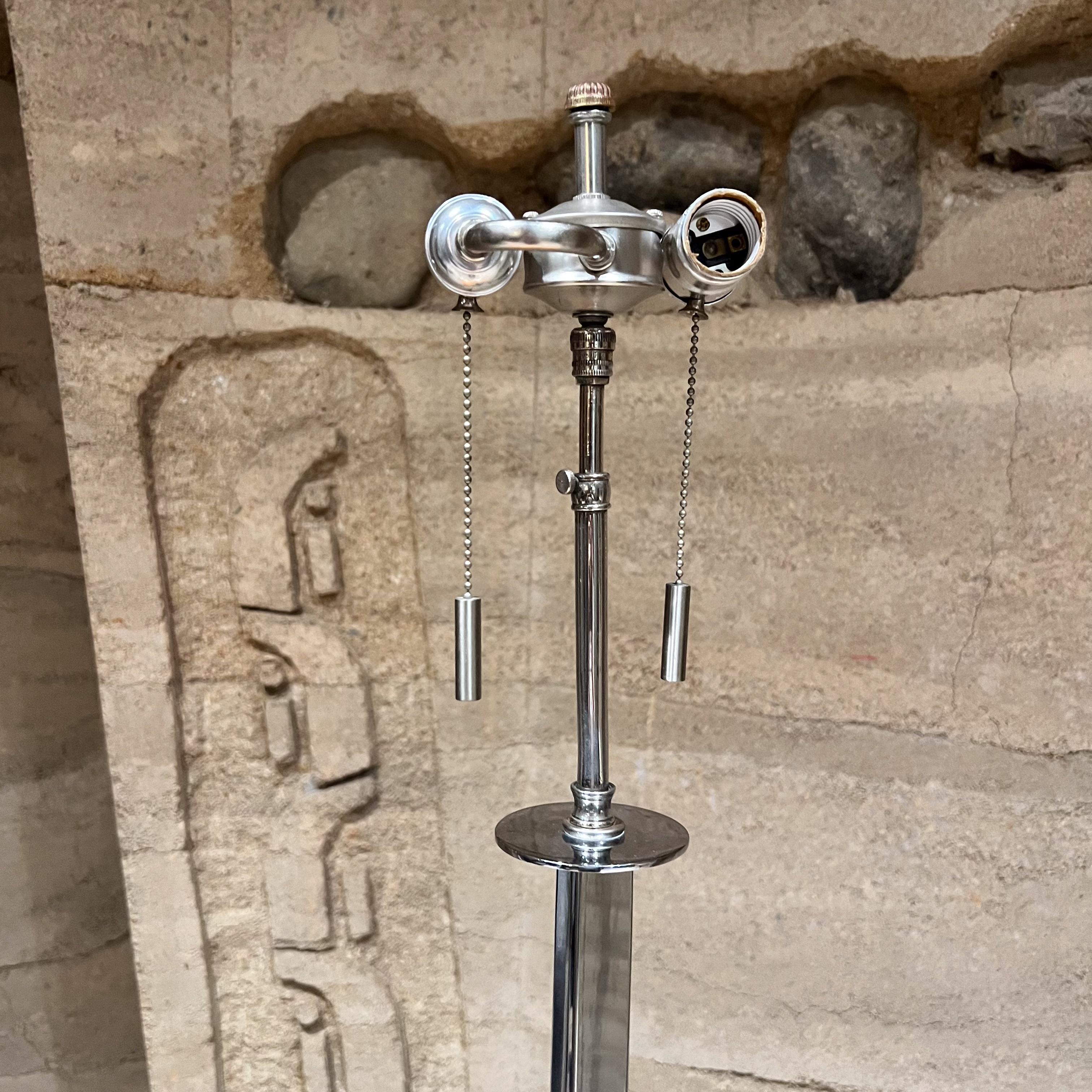 Mid-Century Modern 1970s Sculptural Chrome Table Lamp Sleek Tripod Base For Sale