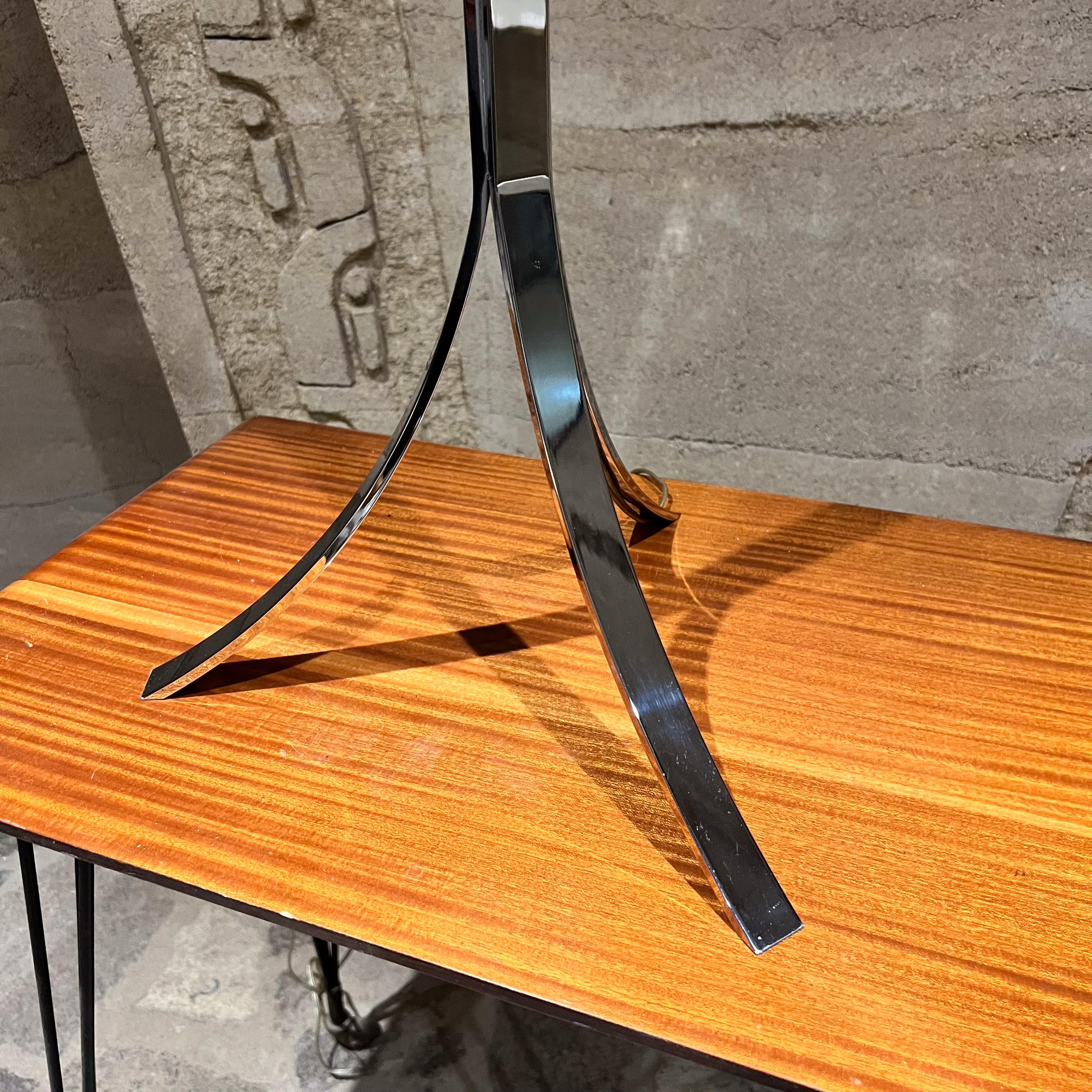 20th Century 1970s Sculptural Chrome Table Lamp Sleek Tripod Base For Sale