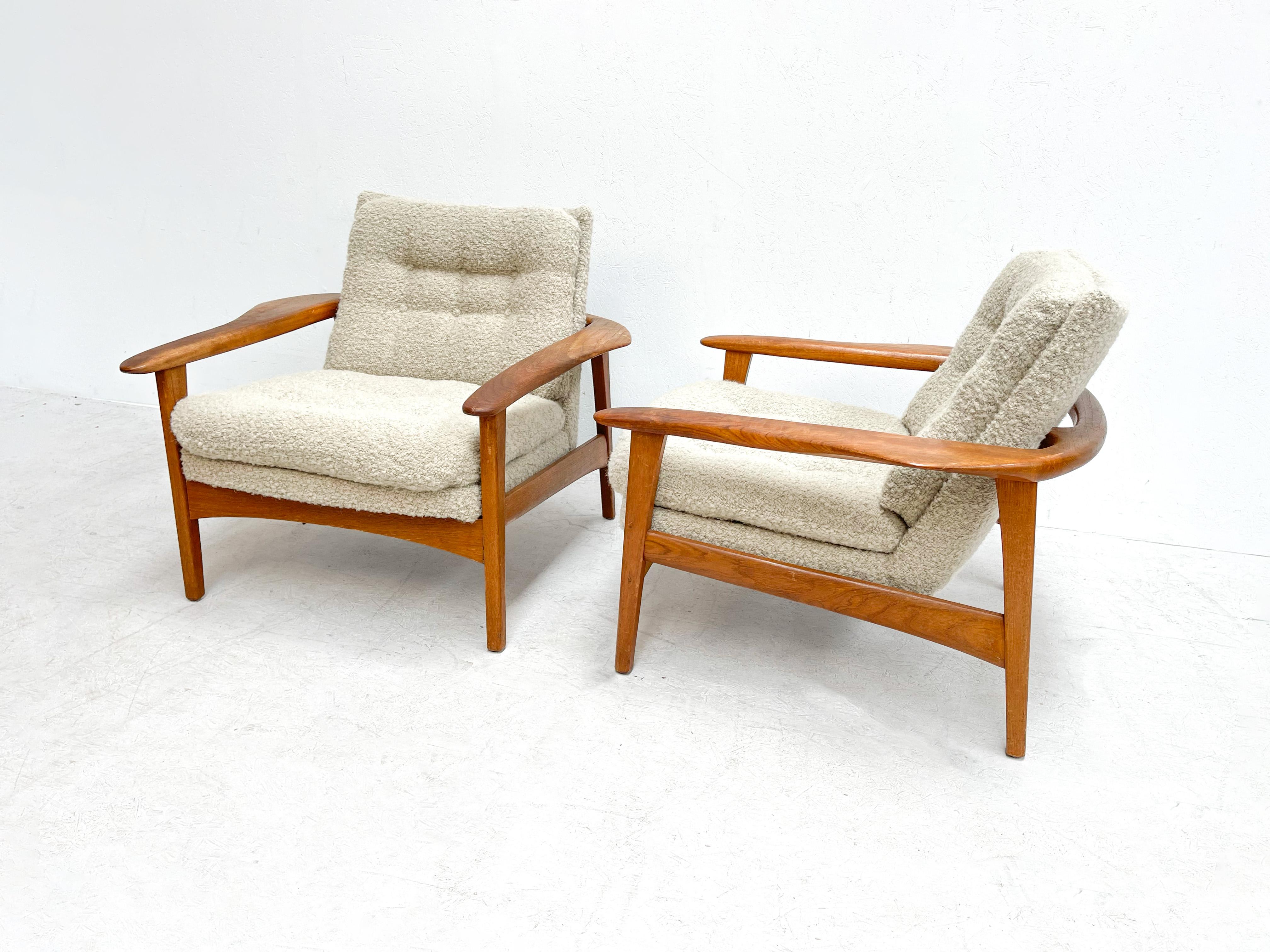 1970's Sculptural Danish Lounge Chairs with Boucle Fabric In Good Condition In Nijlen, VAN