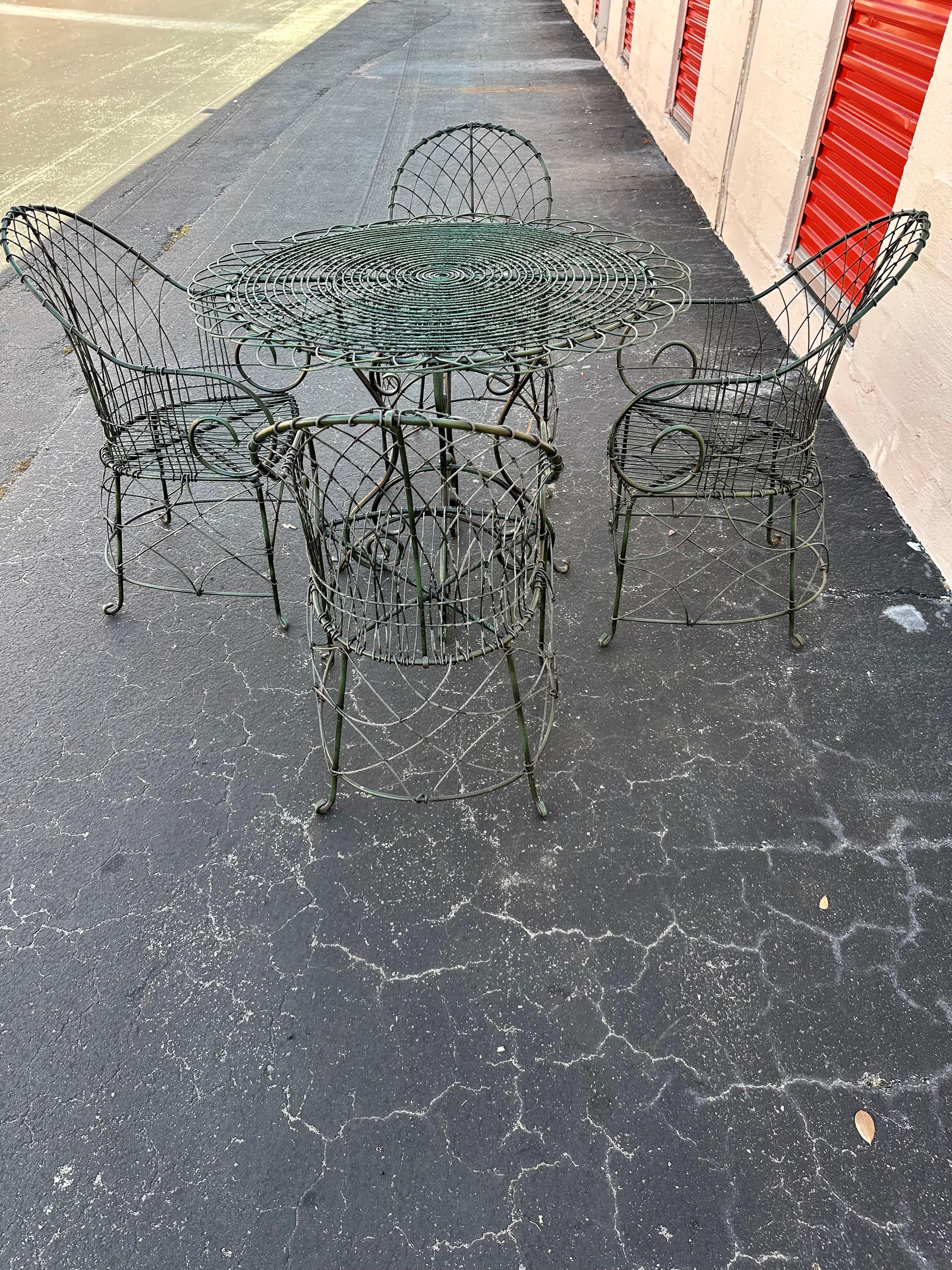 Fine XX secolo Tavolo e sedie scultorei degli anni '70, realizzati a mano, in Greene & Greene, set di 5 persone in vendita