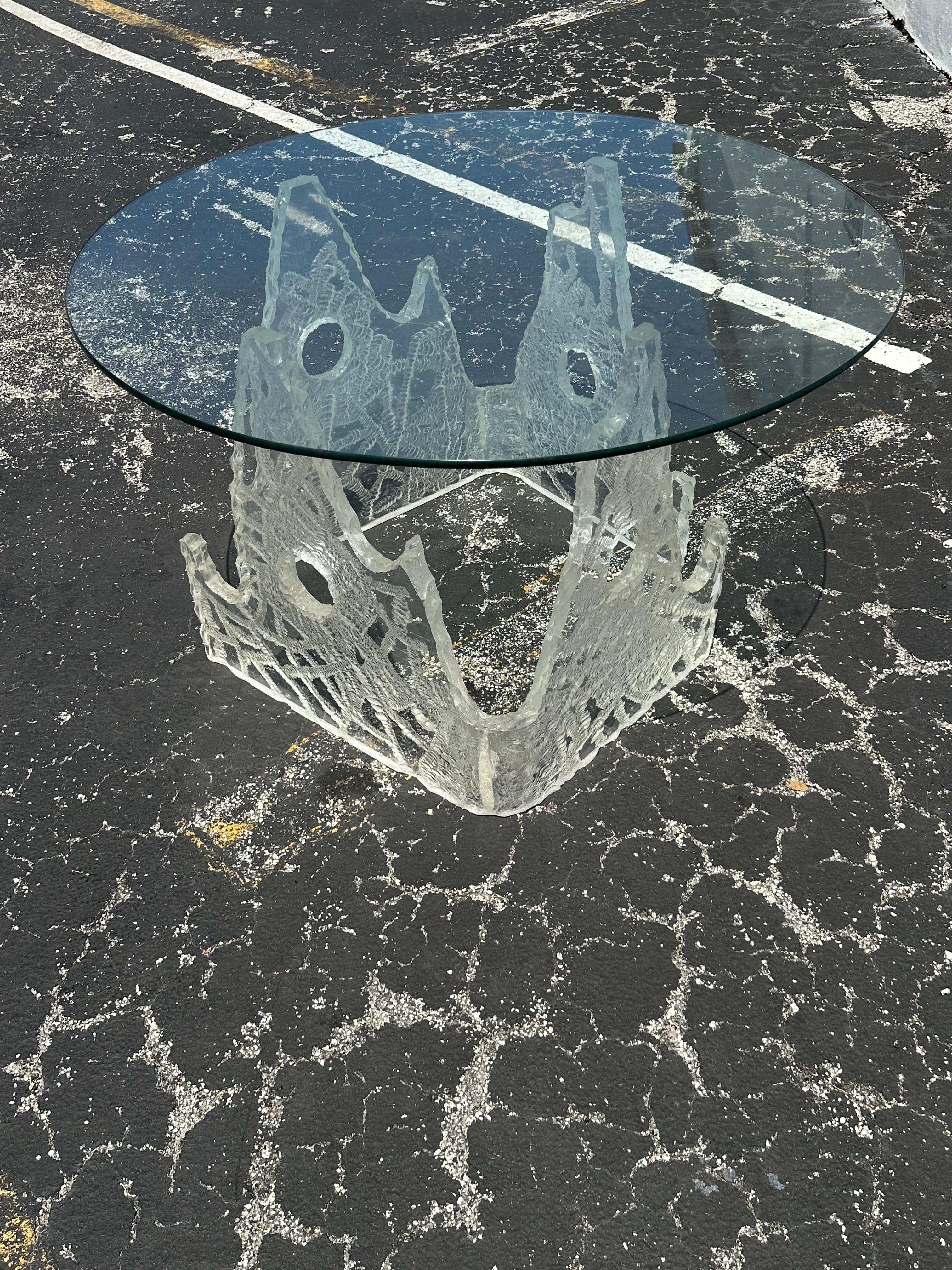 Verre Table de salle à manger Iceberg des années 1970, gravée à la main et fabriquée en Lucite en vente