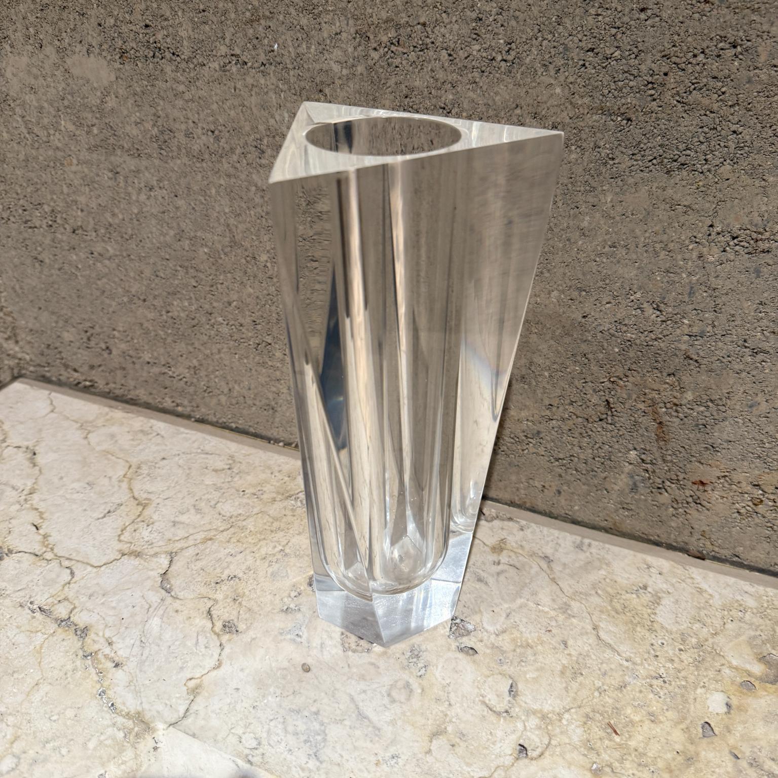 Mid-Century moderno Vaso scultoreo in lucite degli anni '70 di Charles Hollis Jones in vendita