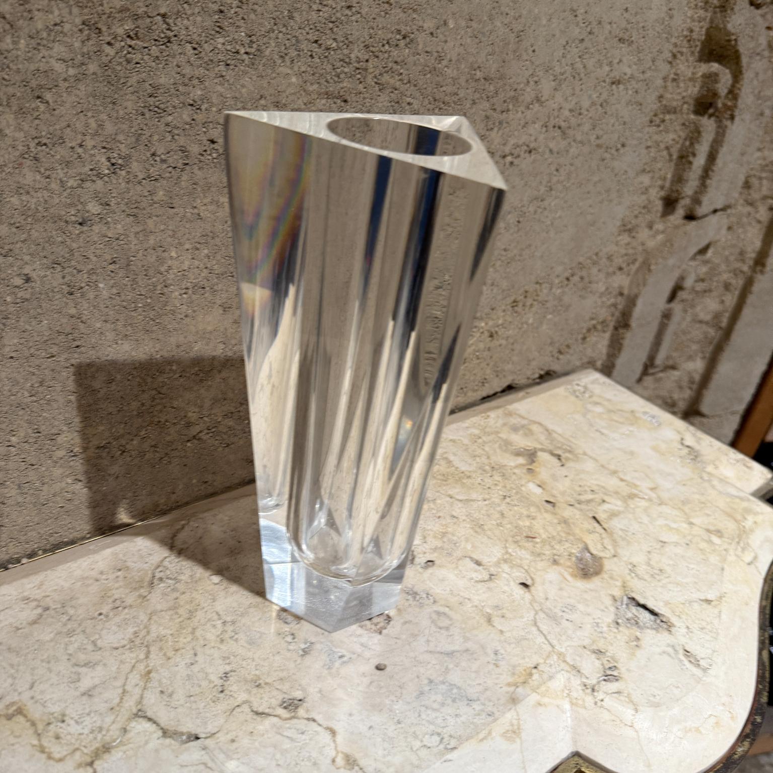 Americano Vaso scultoreo in lucite degli anni '70 di Charles Hollis Jones in vendita