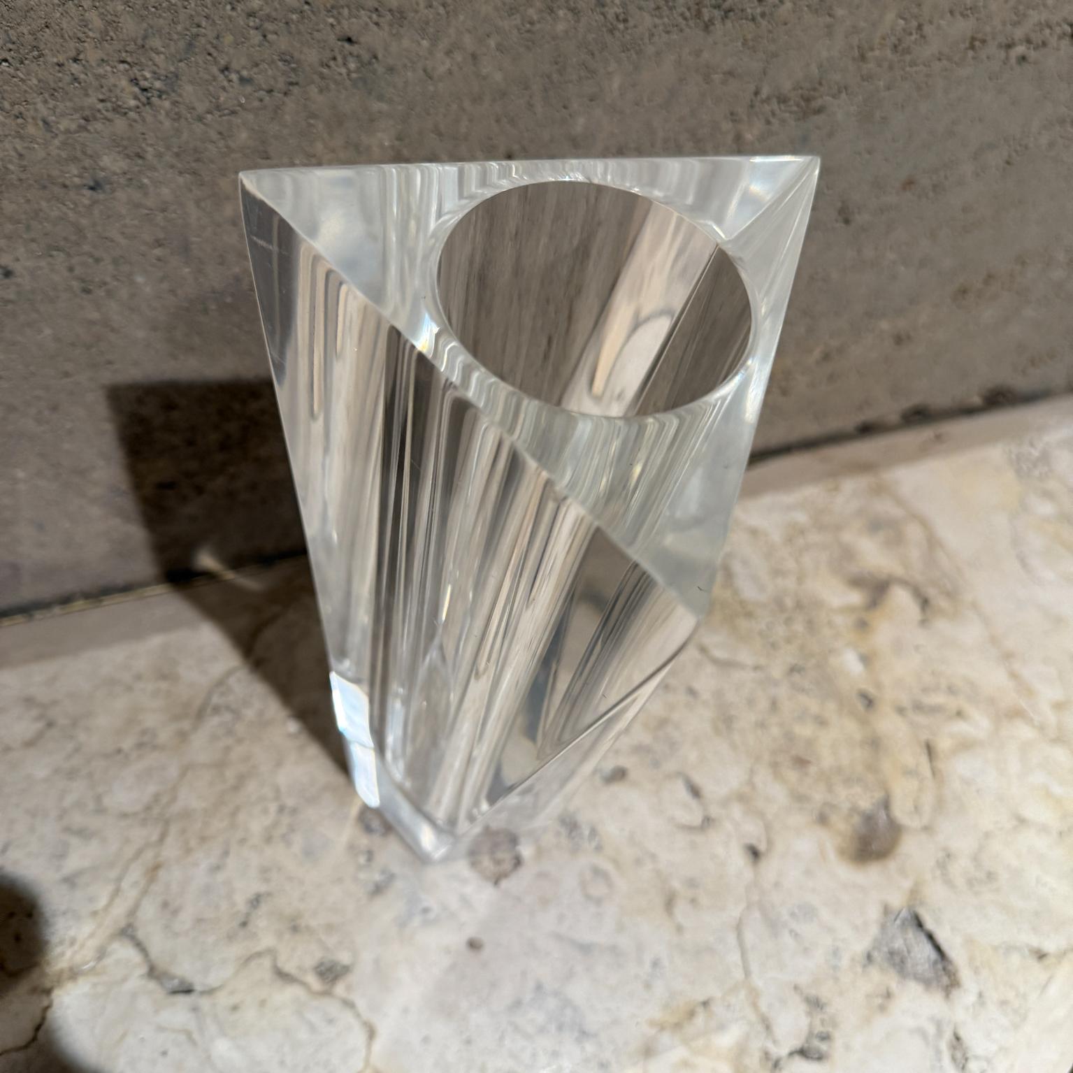 Vaso scultoreo in lucite degli anni '70 di Charles Hollis Jones In condizioni buone in vendita a Chula Vista, CA