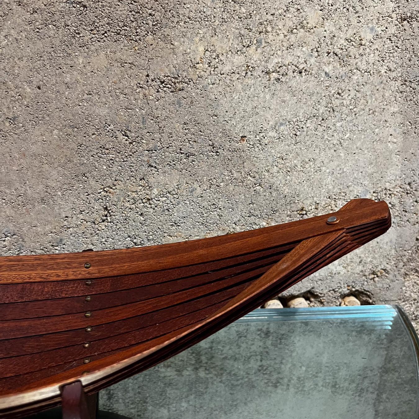 1970s Sculptural Modern Mahogany Wood and Brass Canoe Bowl In Good Condition For Sale In Chula Vista, CA