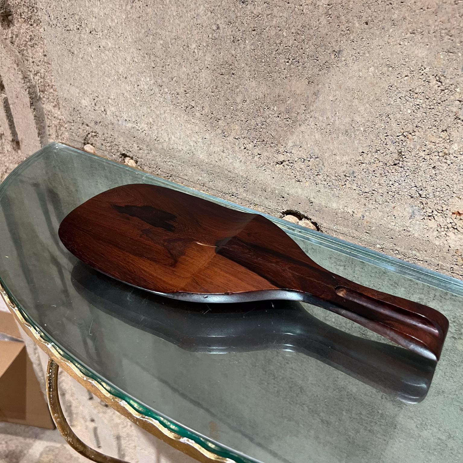 1970s Sculptural Rosewood Serving Tray Cutting Board Paddle In Good Condition For Sale In Chula Vista, CA
