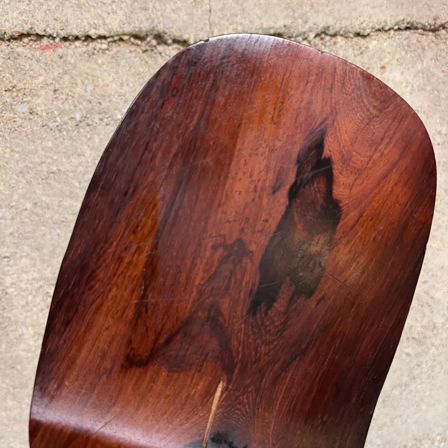 1970 Sculptural Rosewood Serving Tray Cutting Board Paddle (Plateau de service en bois de rose) en vente 2