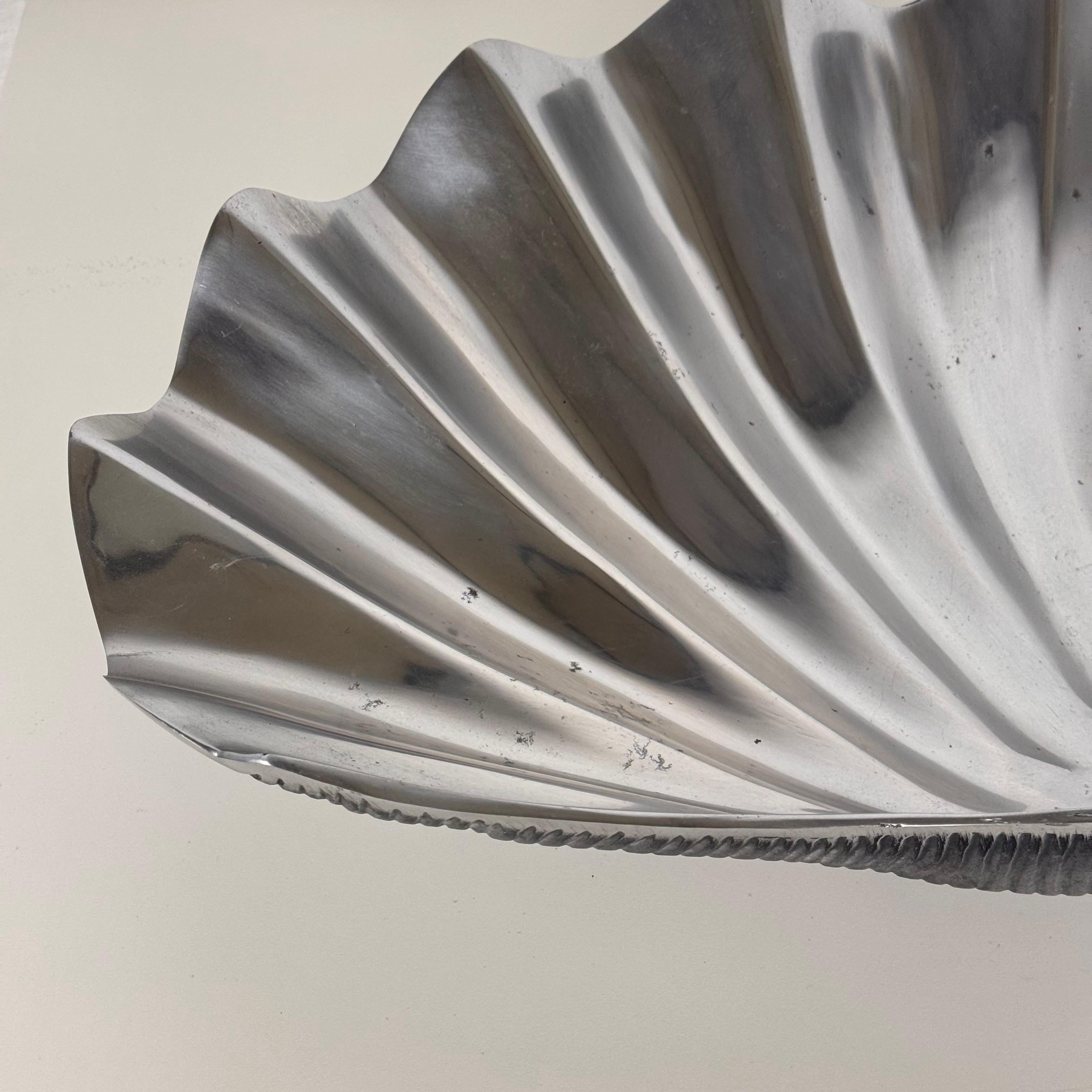 Centro de mesa escultórico de aluminio en forma de ostra de los años 70, Escuela Atelier des Orfèvres en venta 6