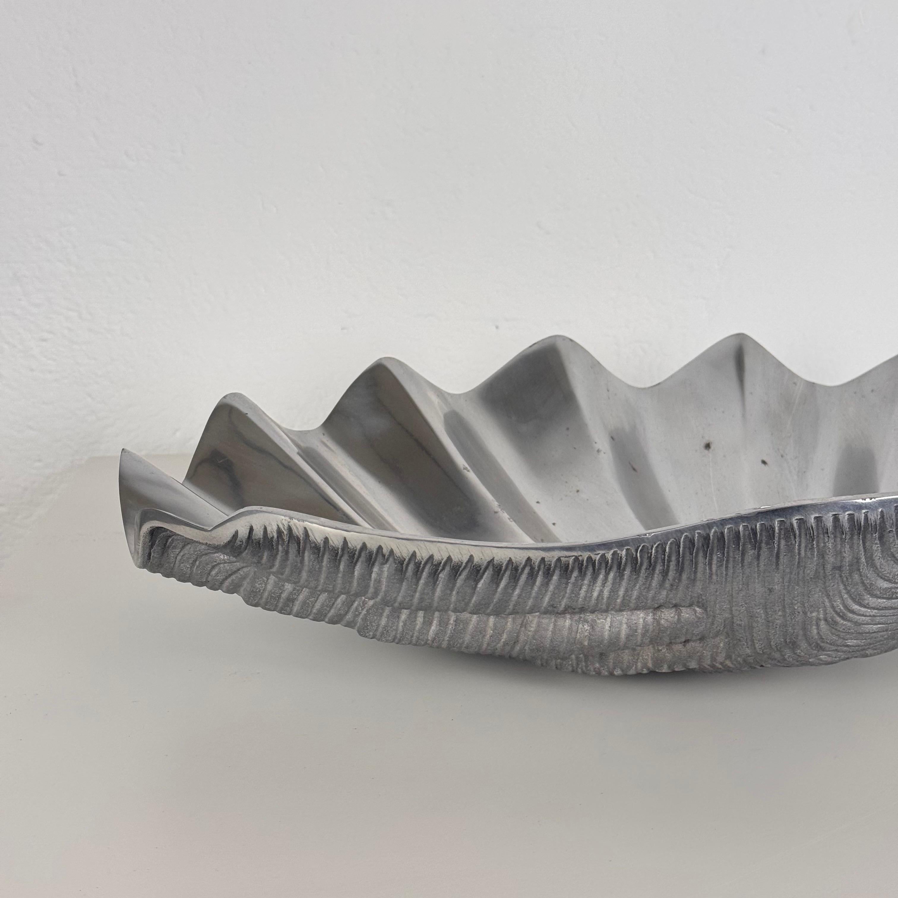 Centro de mesa escultórico de aluminio en forma de ostra de los años 70, Escuela Atelier des Orfèvres en venta 10