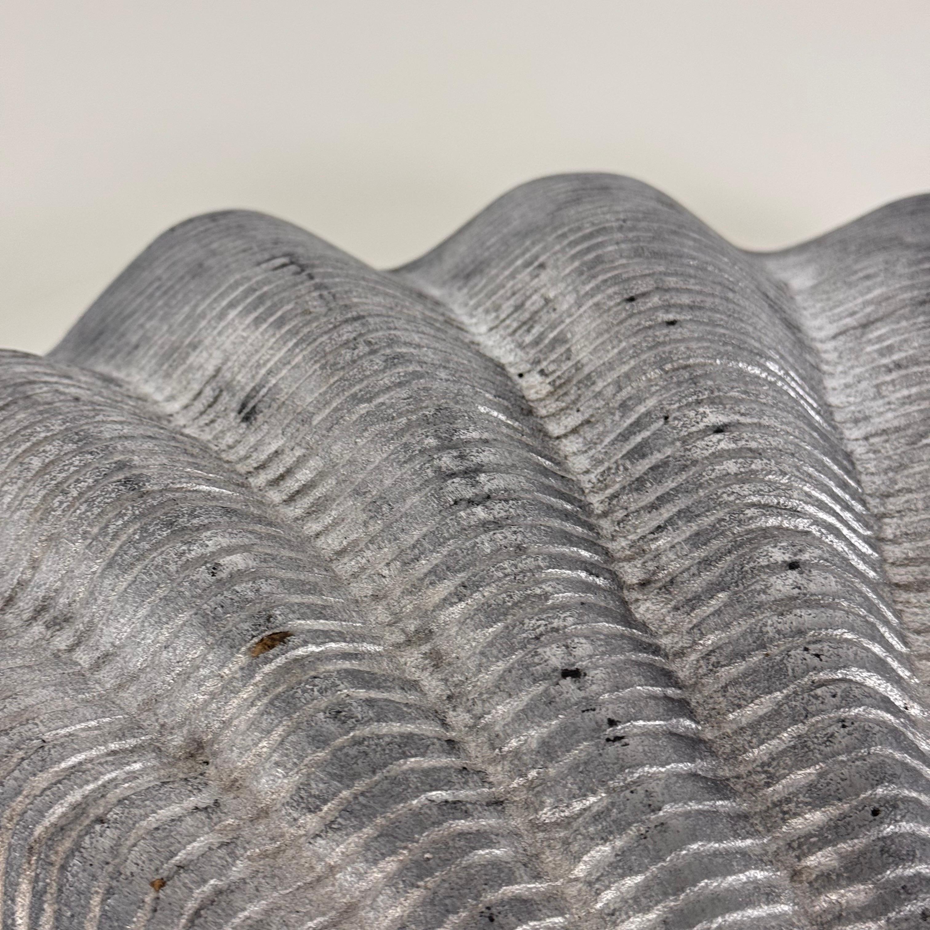 Centro de mesa escultórico de aluminio en forma de ostra de los años 70, Escuela Atelier des Orfèvres en Bueno estado para la venta en Bagnolo Mella, Brescia