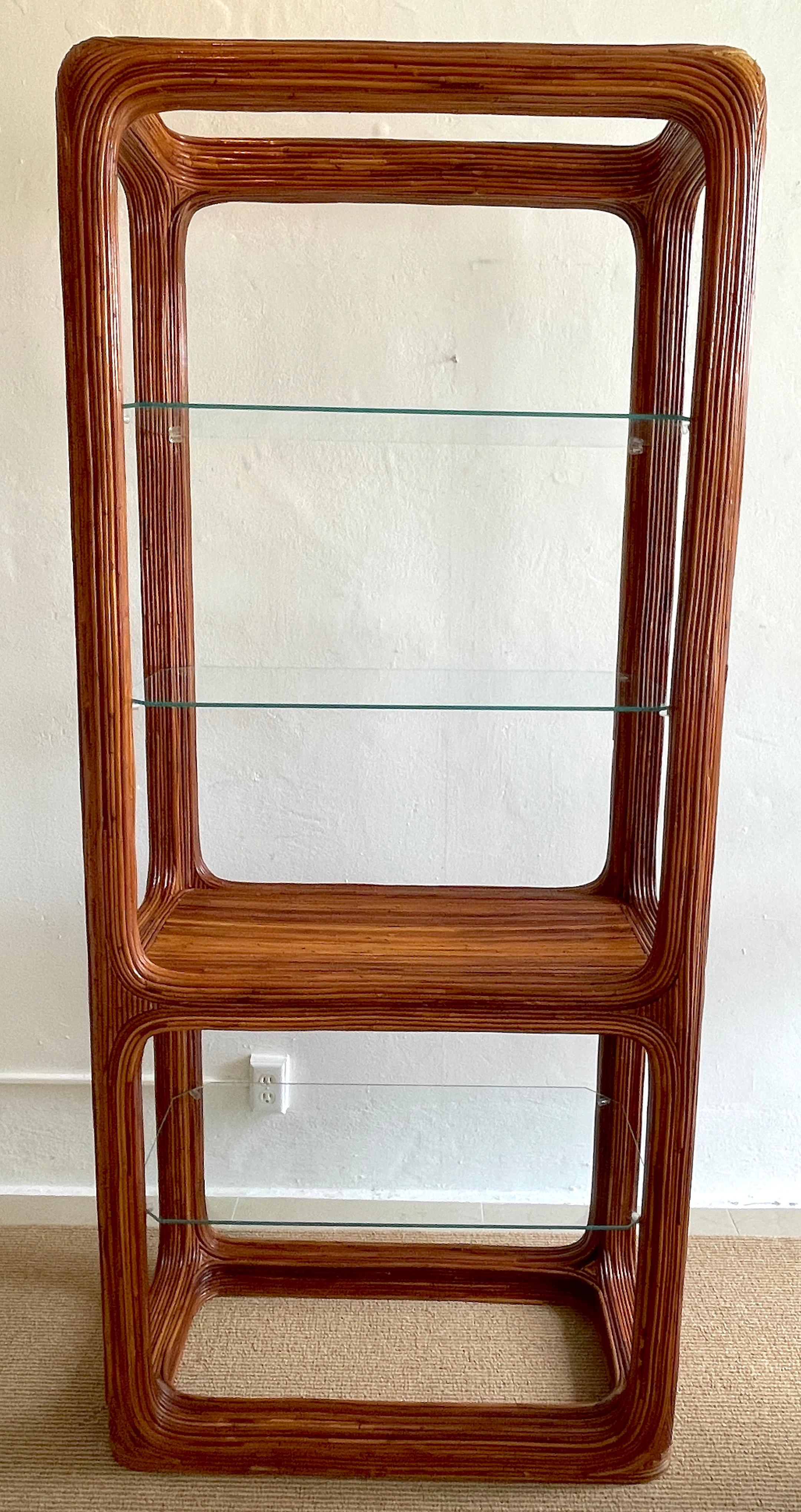 1970s Sculptural Rattan & Glass Etagere For Sale 6