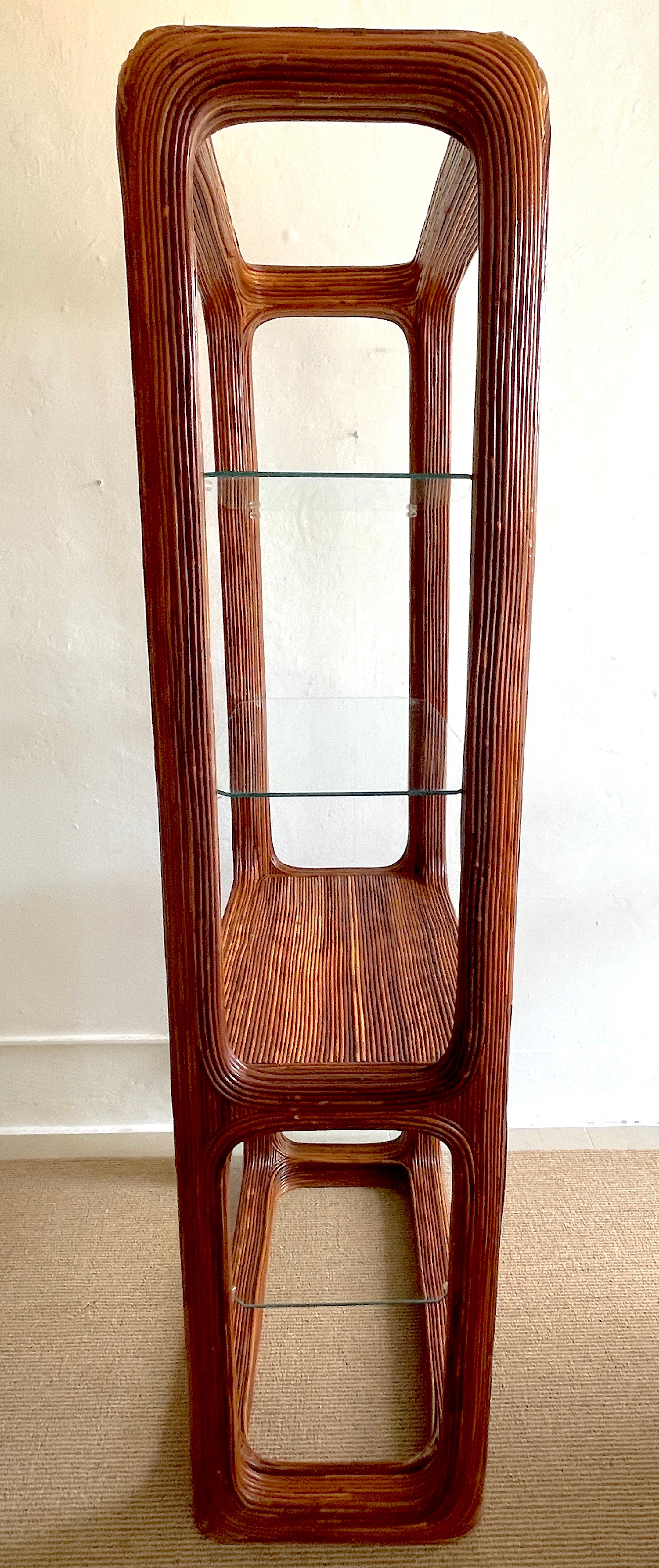1970s Sculptural Rattan & Glass Etagere For Sale 2
