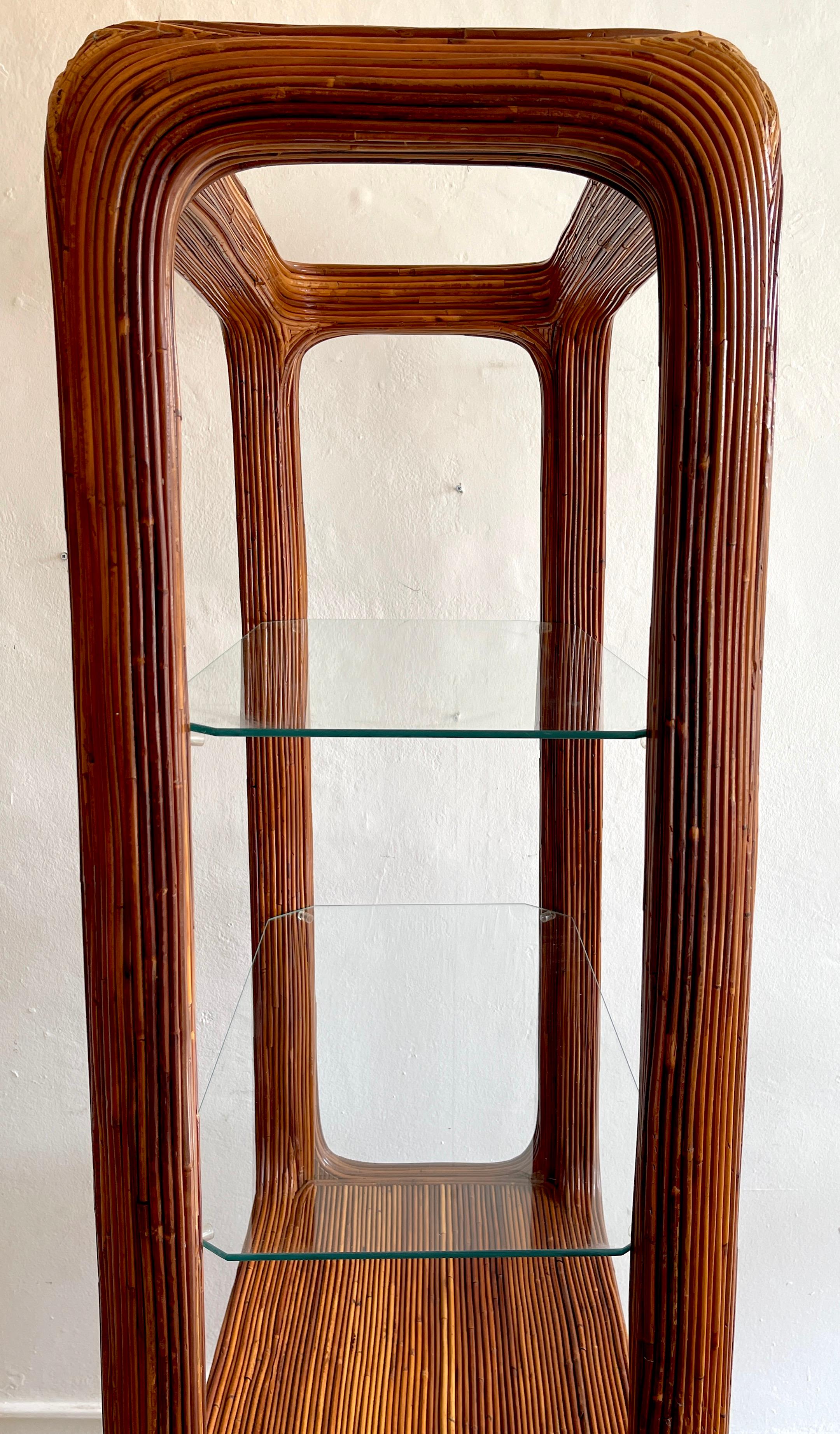 1970s Sculptural Rattan & Glass Etagere For Sale 3