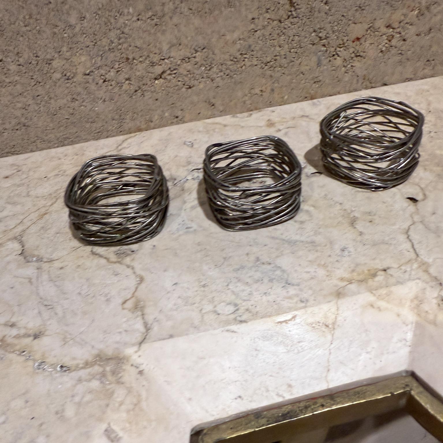 Ensemble de 3 porte-serviettes sculpturales chromées des années 1970 en vente 5