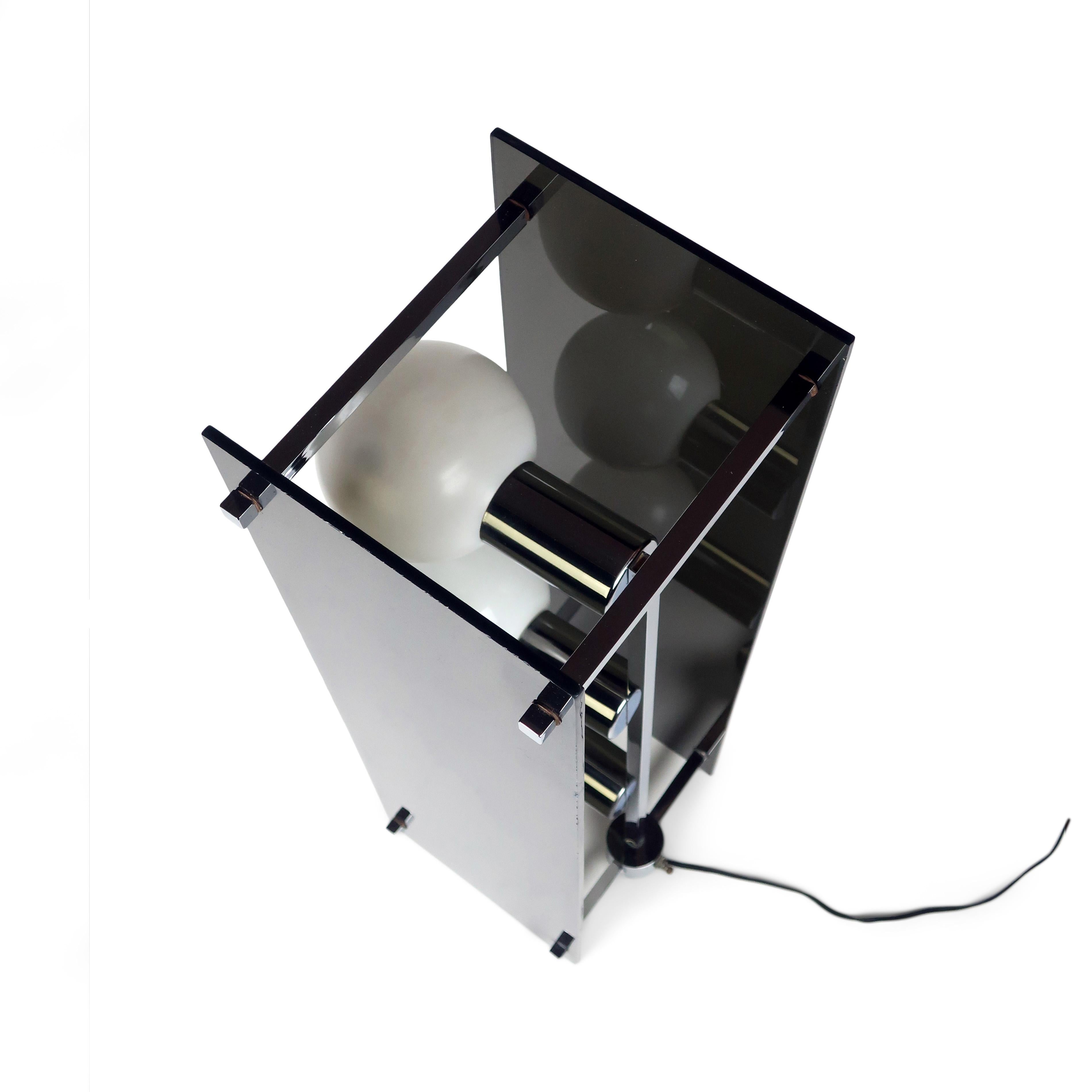 1970s Sculptural Smoked Lucite & Chrome Table Lamp 4