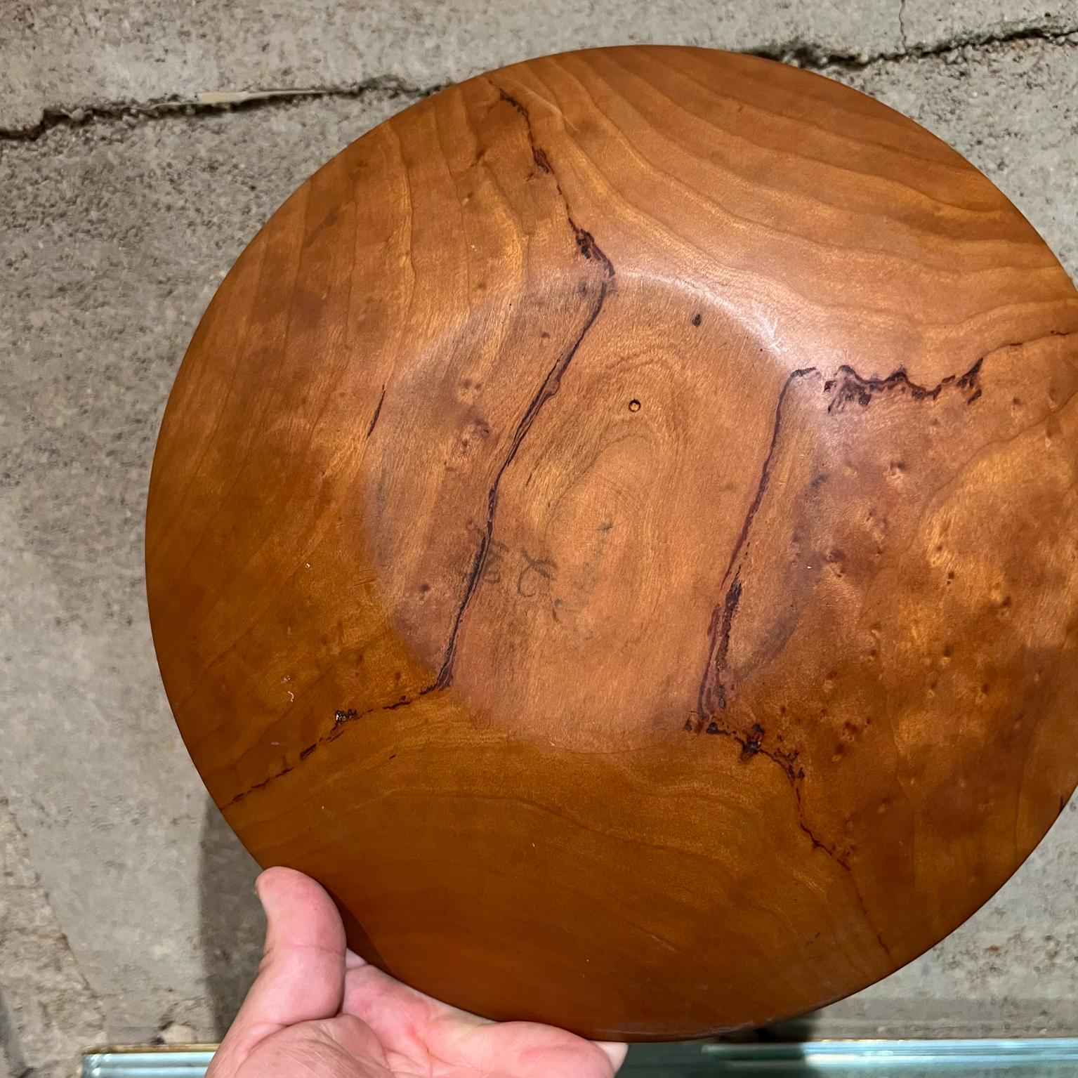 1970 Sculptural Studio Platter Solid Wood signed Bon état - En vente à Chula Vista, CA