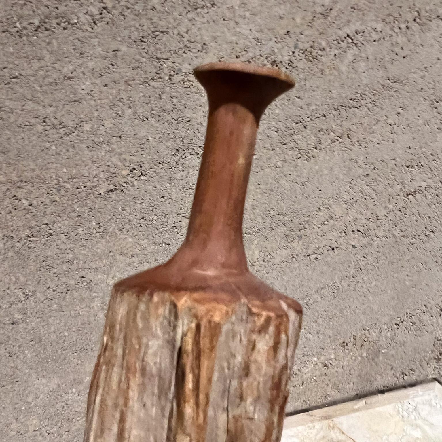 Vaso scultoreo da studio degli anni '70 in legno a forma libera in vendita 4