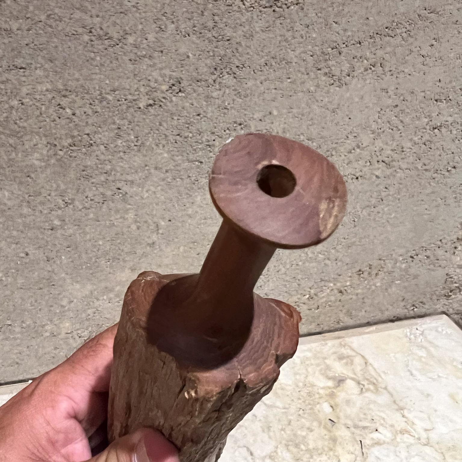 Vaso scultoreo da studio degli anni '70 in legno a forma libera in vendita 5